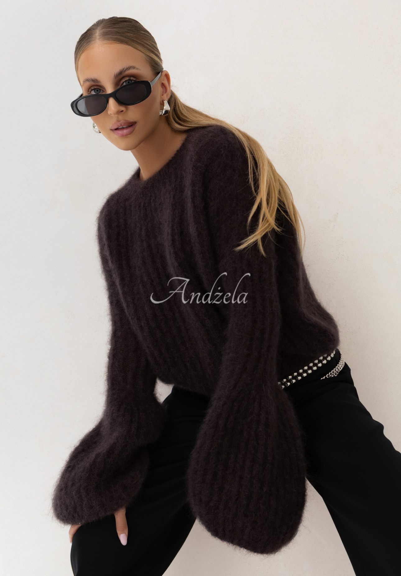 Moherowy sweter z szerokimi rękawami Cocomore Cloudly ciemnoczekoladowy