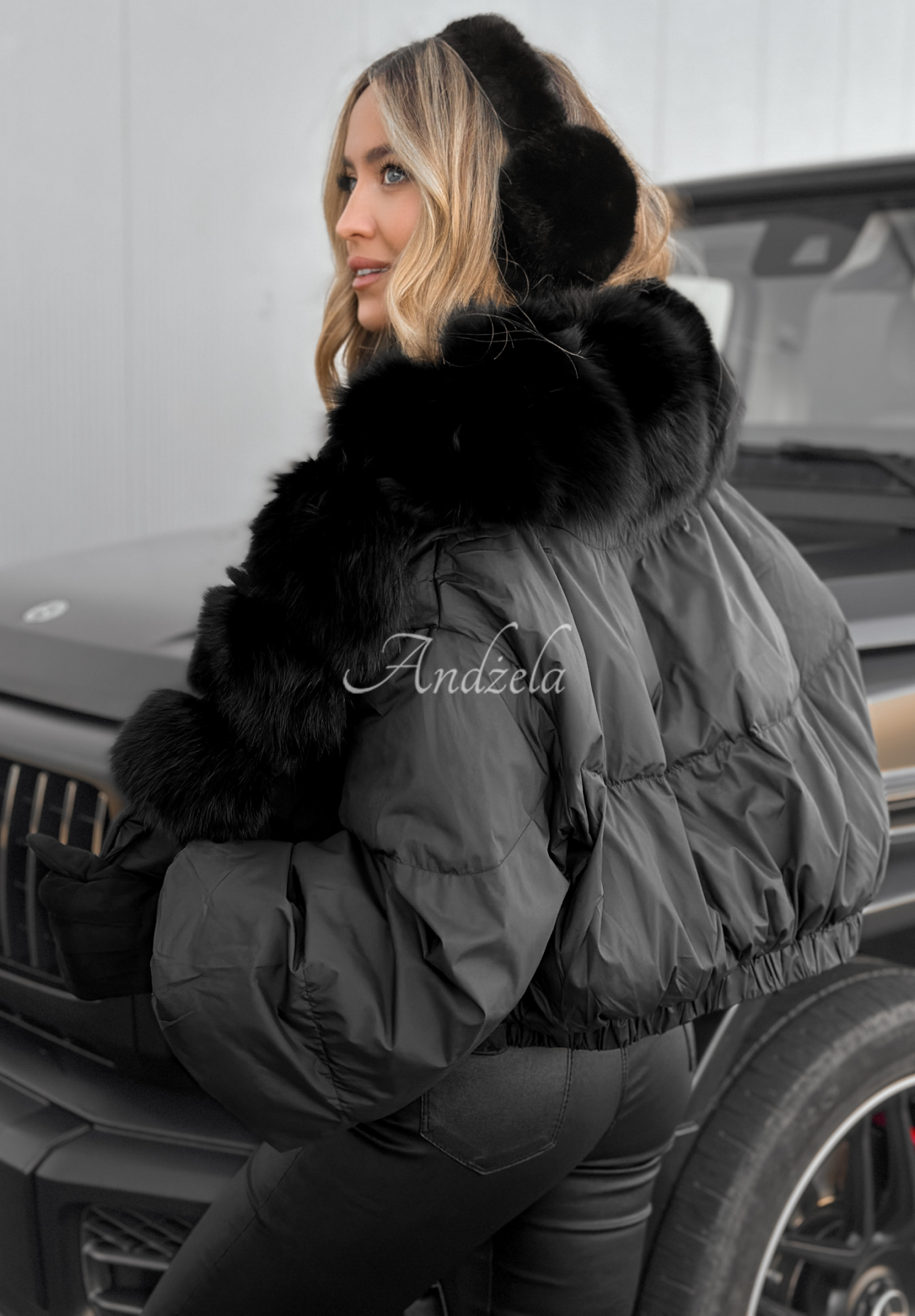Short down jacket with fur Snow Thanks black