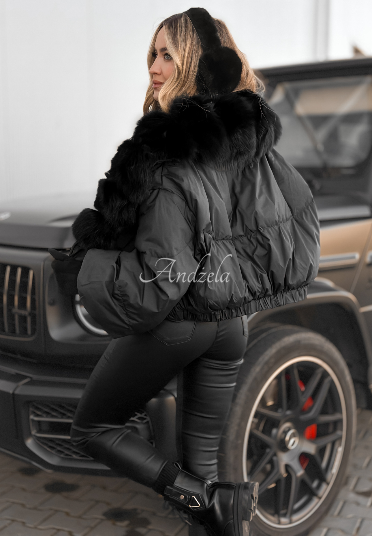 Short down jacket with fur Snow Thanks black