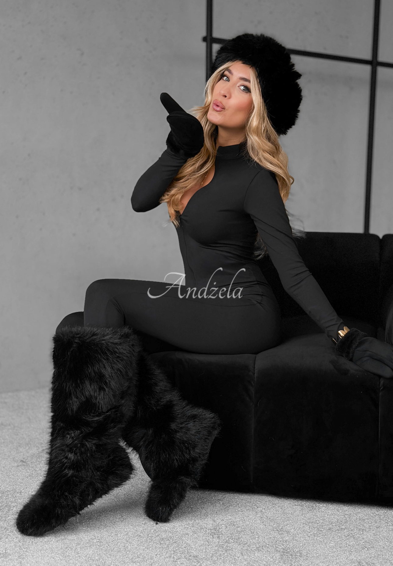 Not To Allow fur headband black