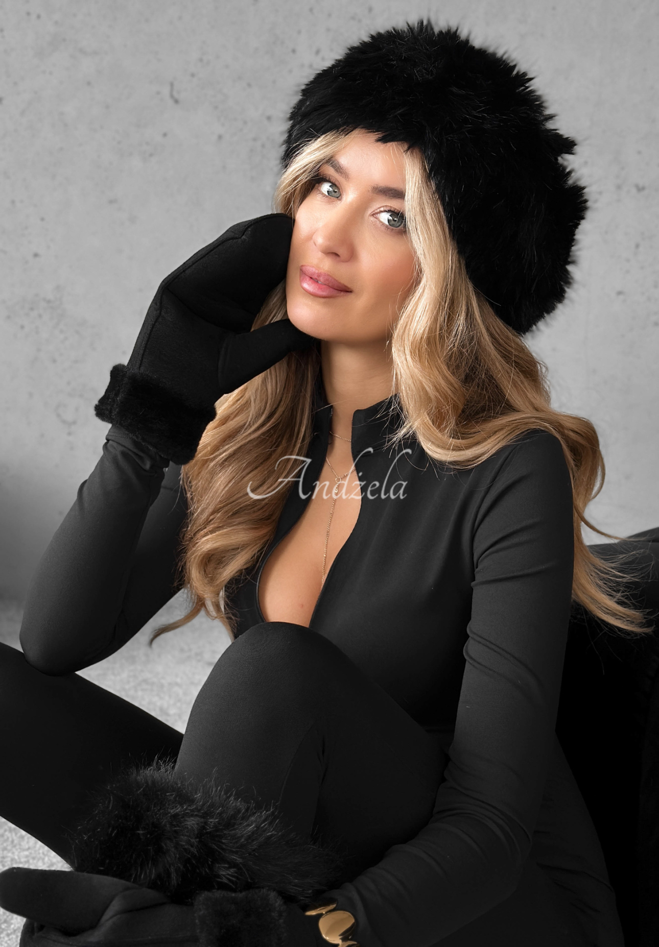 Not To Allow fur headband black