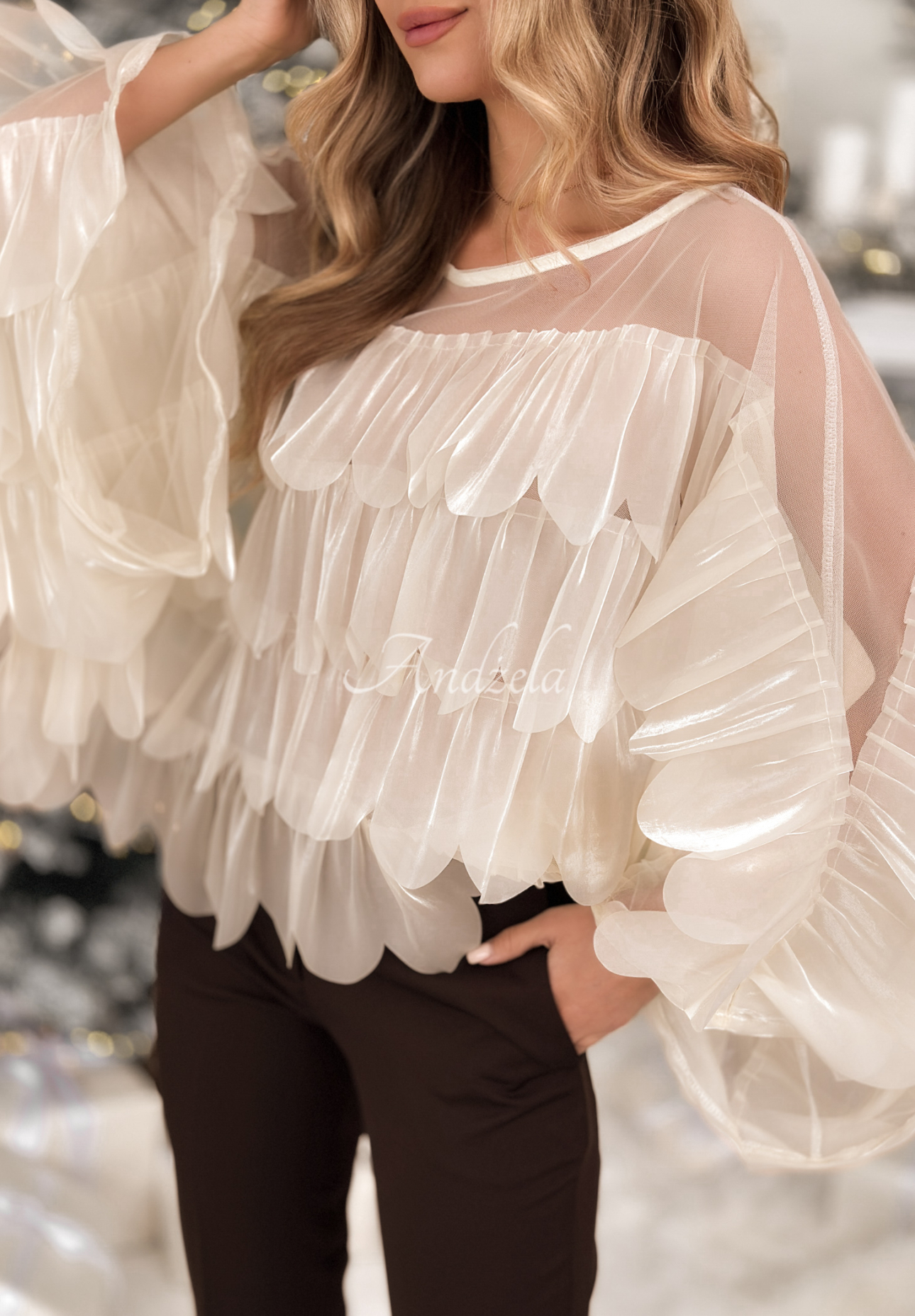 Viscose blouse with frills Dating You ecru