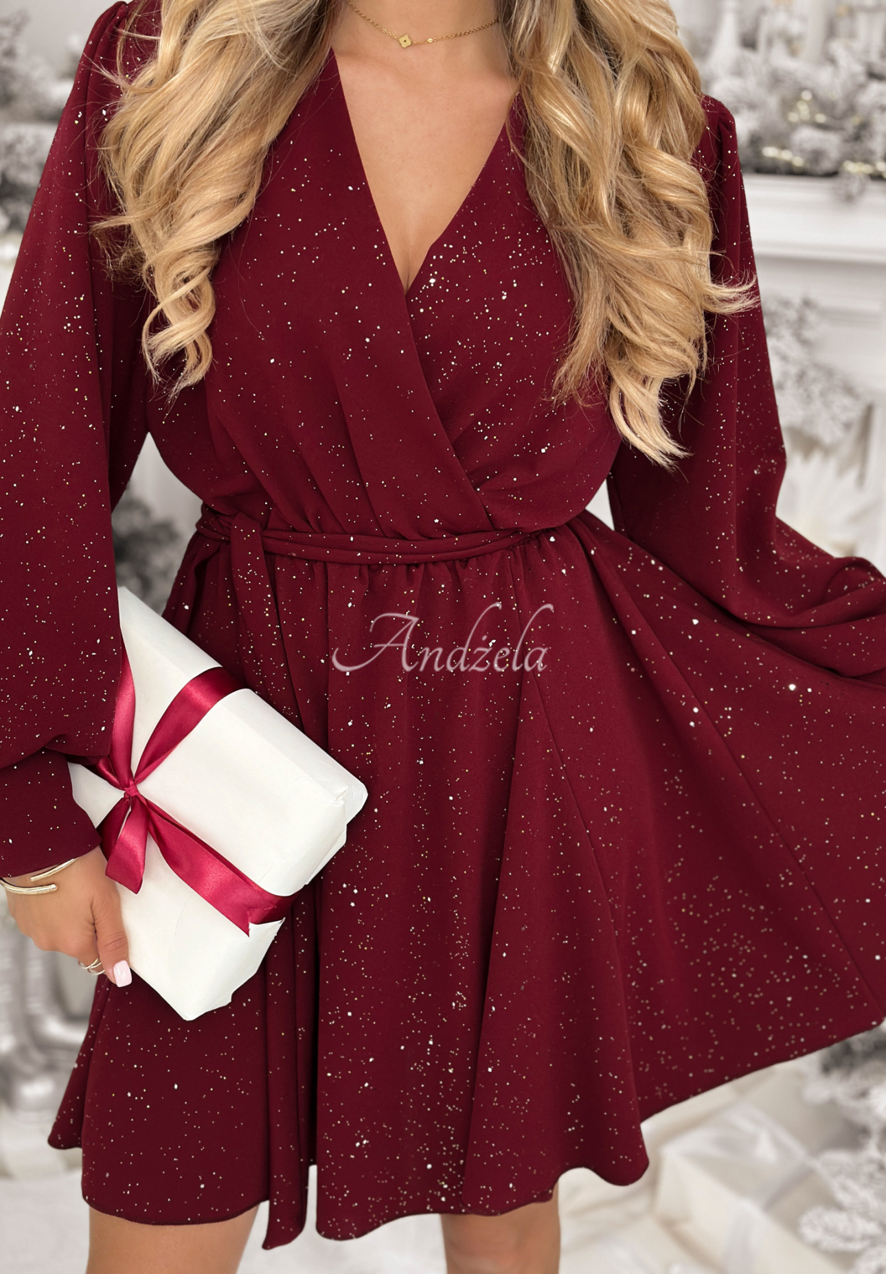 Wiskozowa błyszcząca sukienka mini Never Yours burgundowa