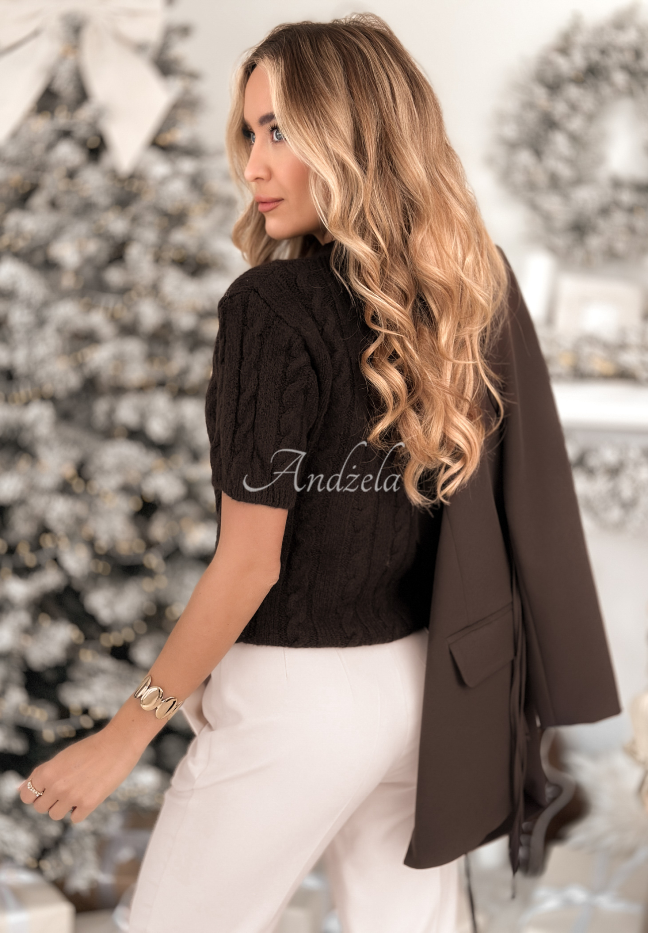 Ozdobnie pleciony sweter z wełną i alpaką Miss Me czekoladowy