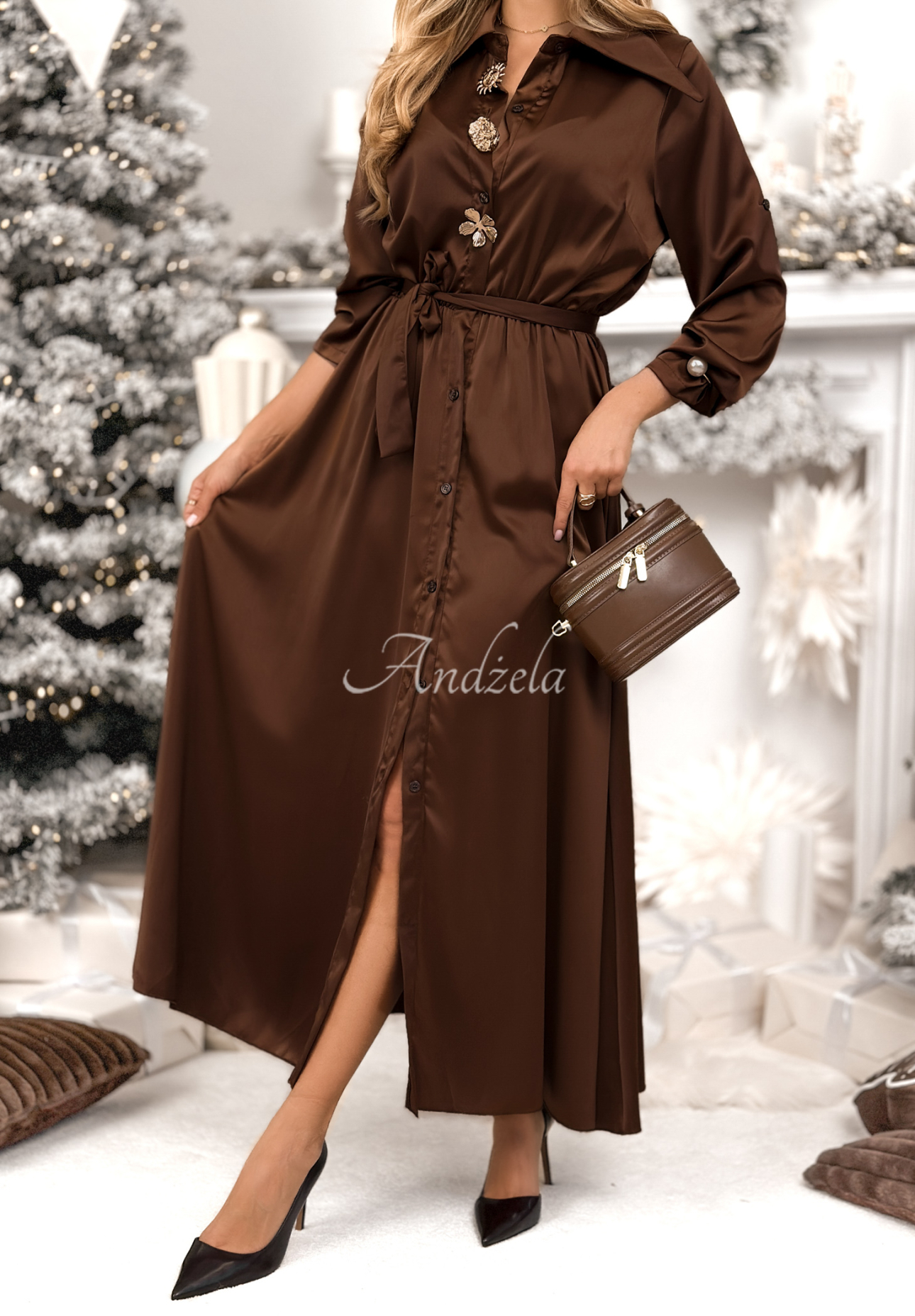 Koszulowa satynowa sukienka maxi Maybe Yes Maybe No czekoladowa