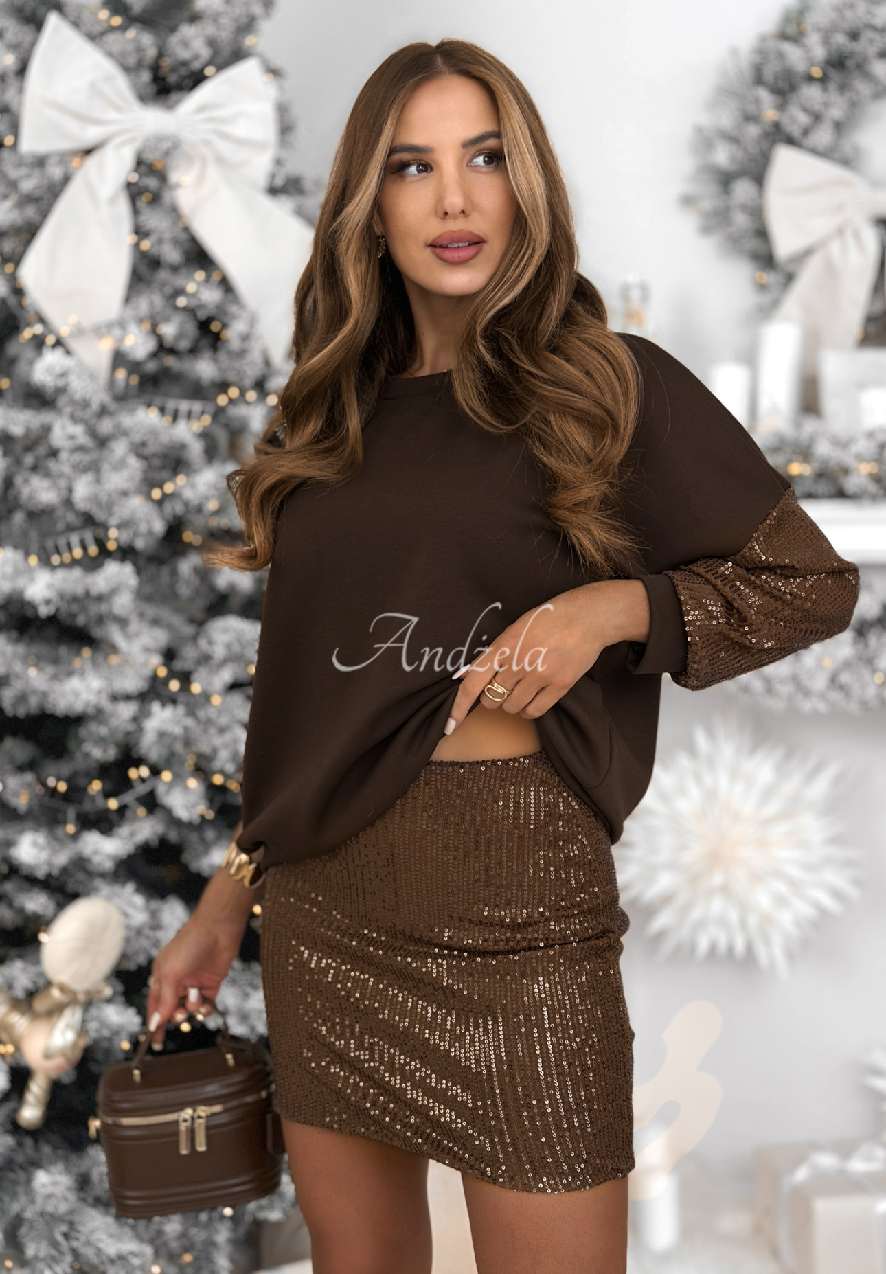 Sweatshirt and skirt set with sequins Got The Power chocolate