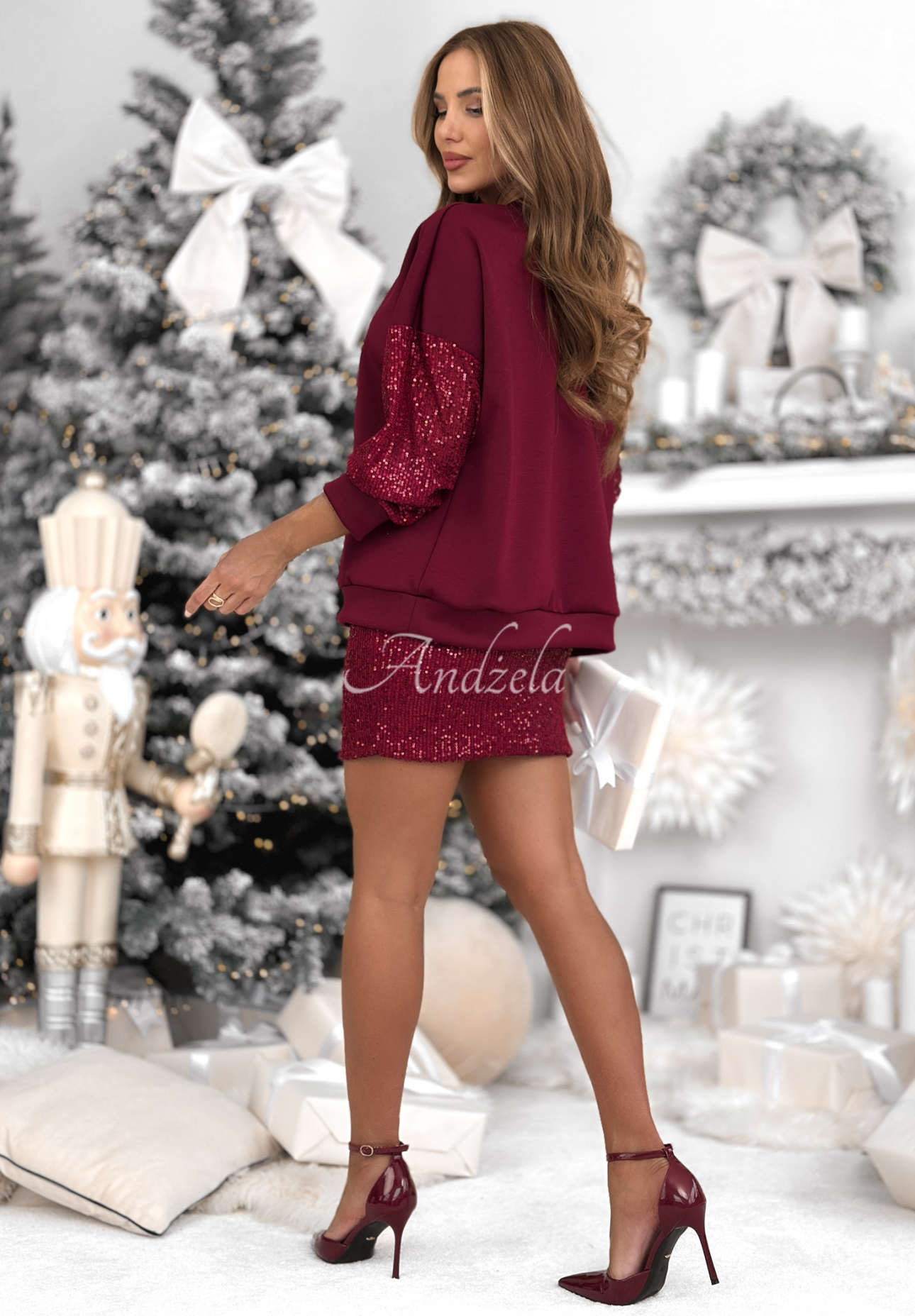 Sweatshirt and skirt set with sequins Got The Power burgundy