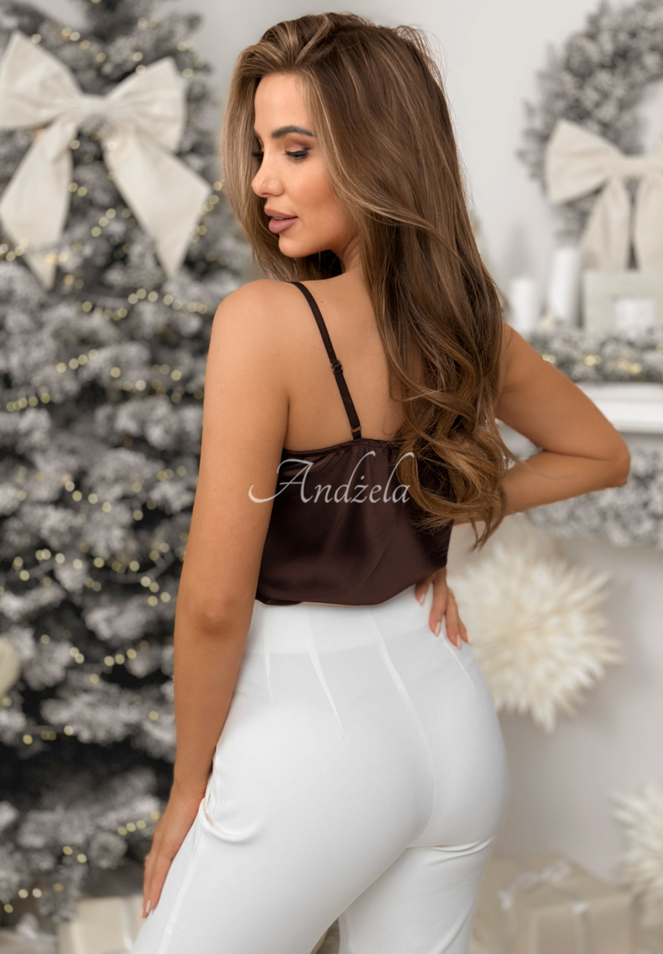 Satynowy top na ramiączkach z koronką Unsaid Words czekoladowy