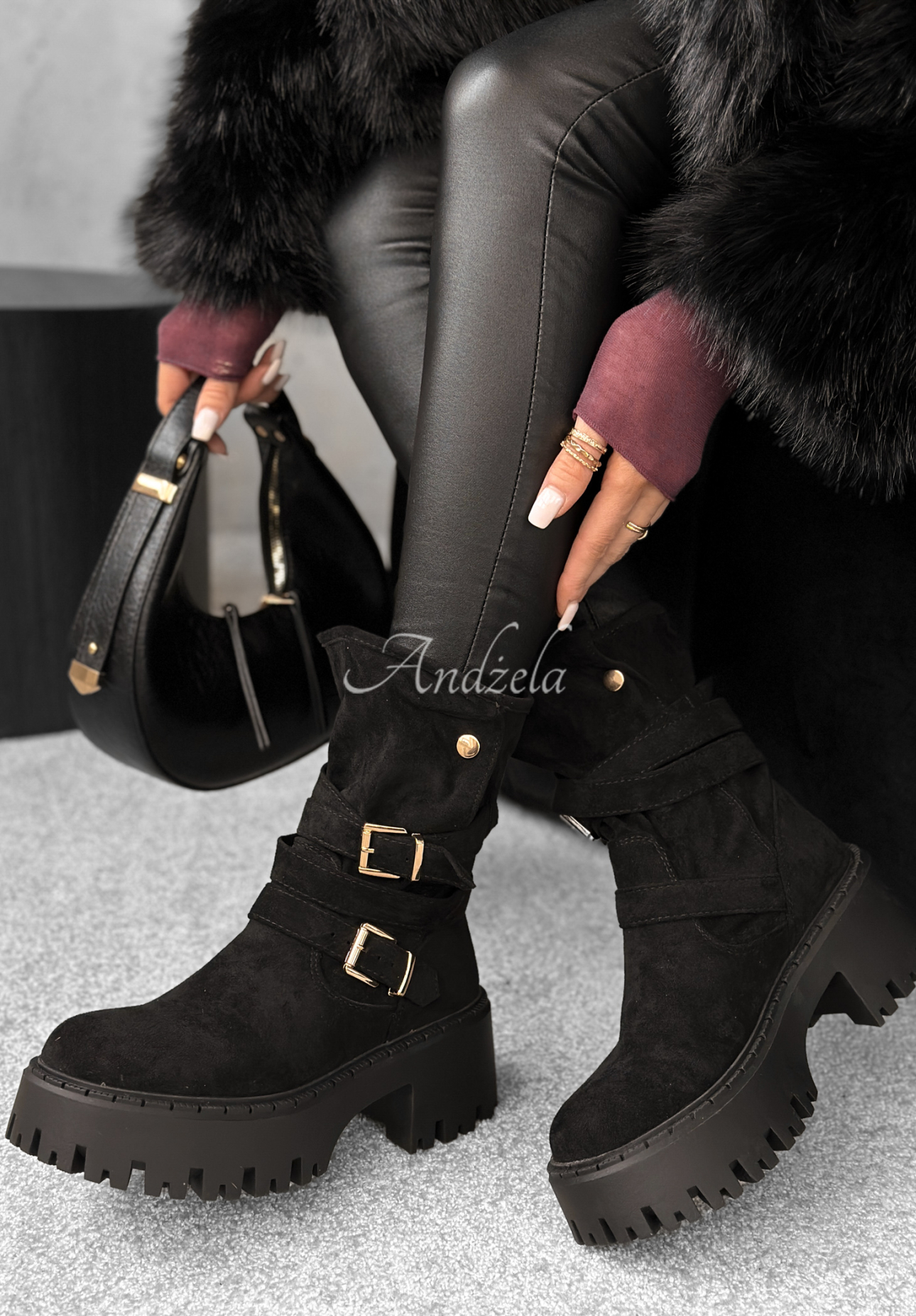 Suede boots with buckles Coldest Months black