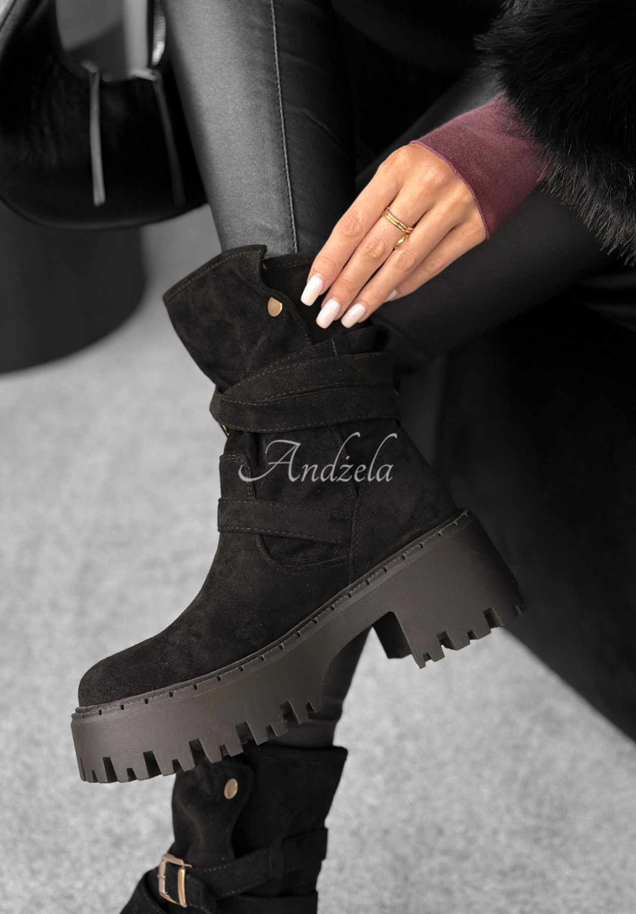 Suede boots with buckles Coldest Months black