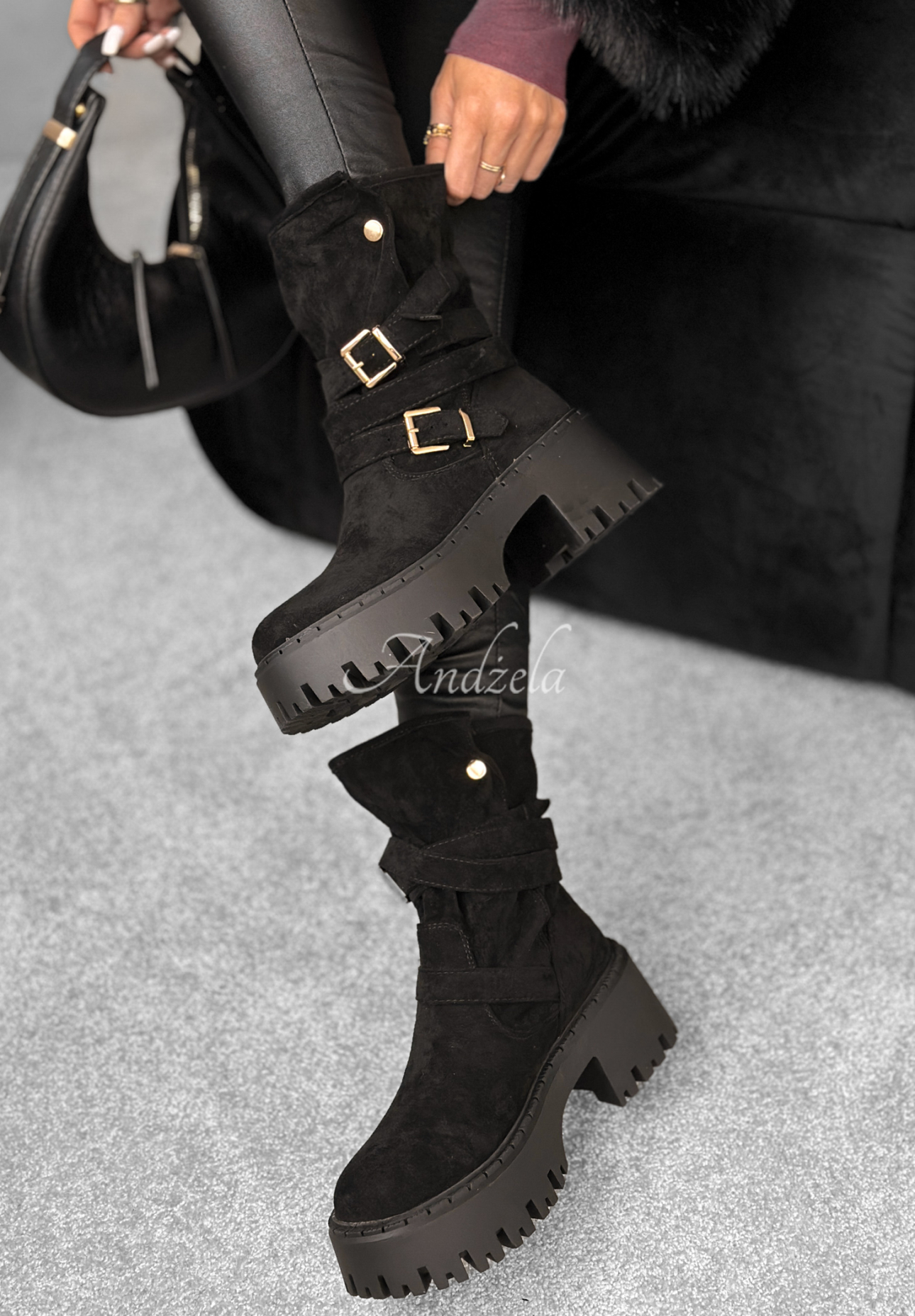 Suede boots with buckles Coldest Months black