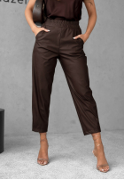 Woskowane spodnie She Is Strong czekoladowe