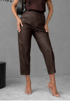 Woskowane spodnie She Is Strong czekoladowe