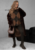 Długi sweter w romby Winter Things czekoladowo-czarny