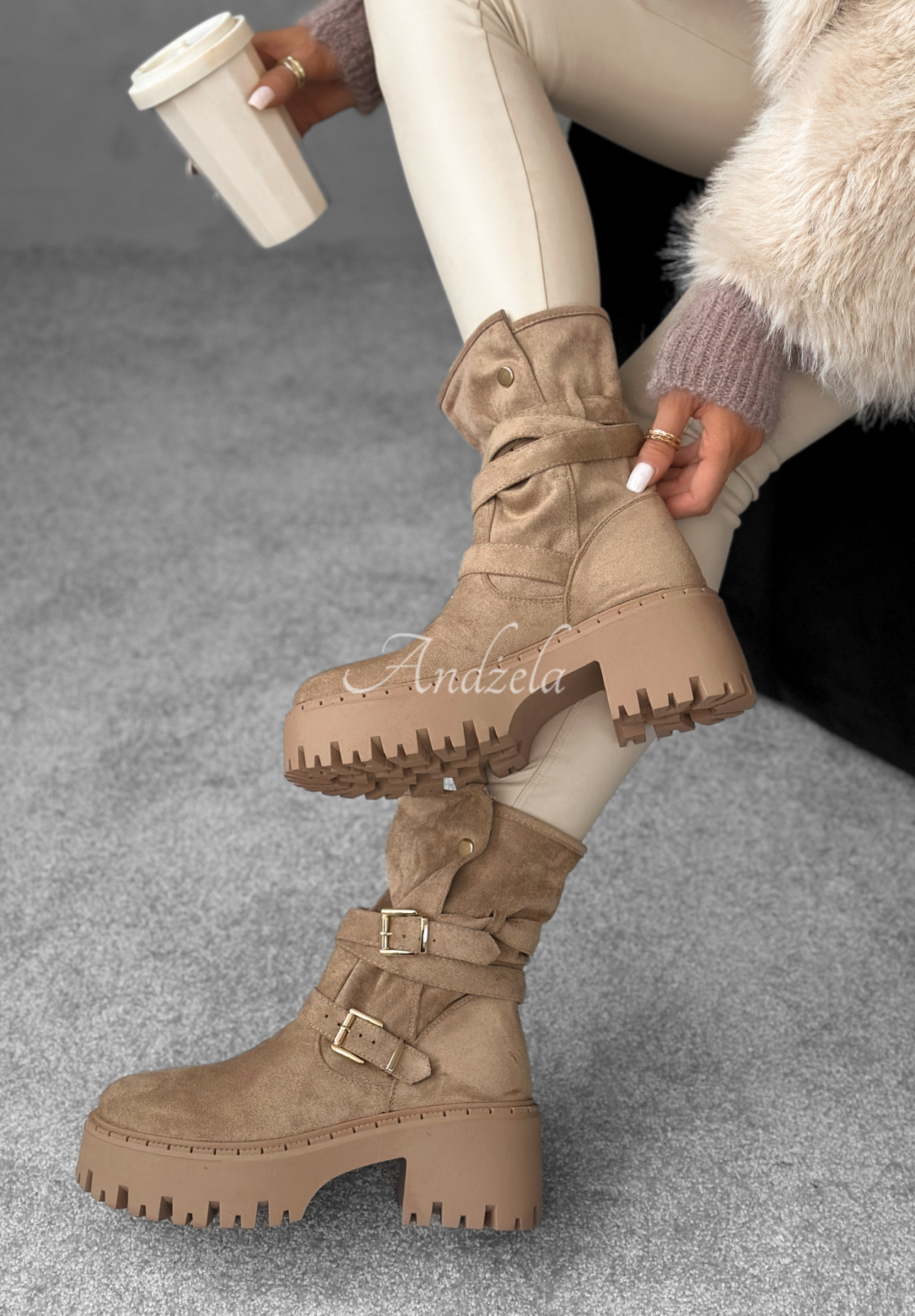 Suede boots with buckles Coldest Months beige