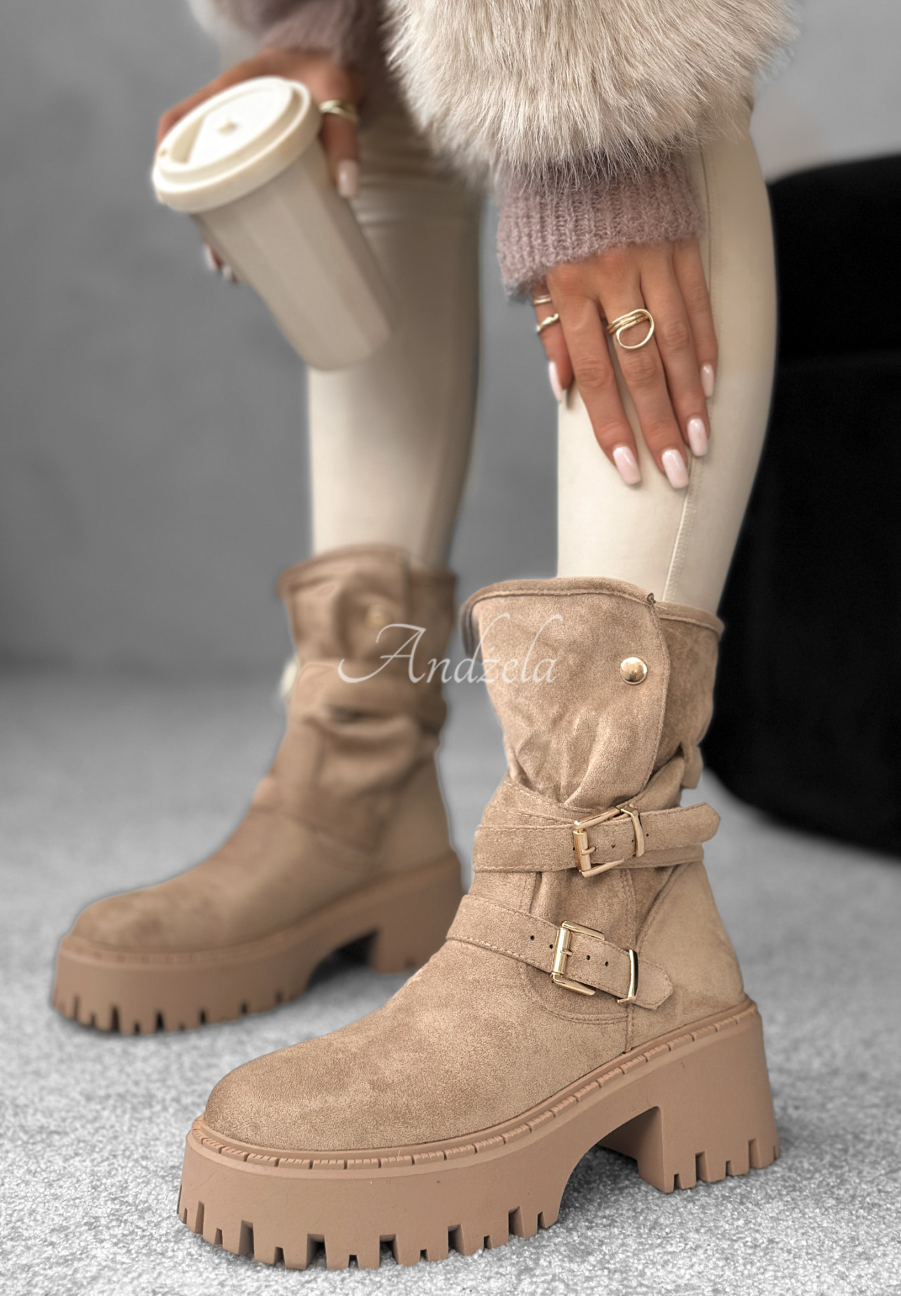 Suede boots with buckles Coldest Months beige