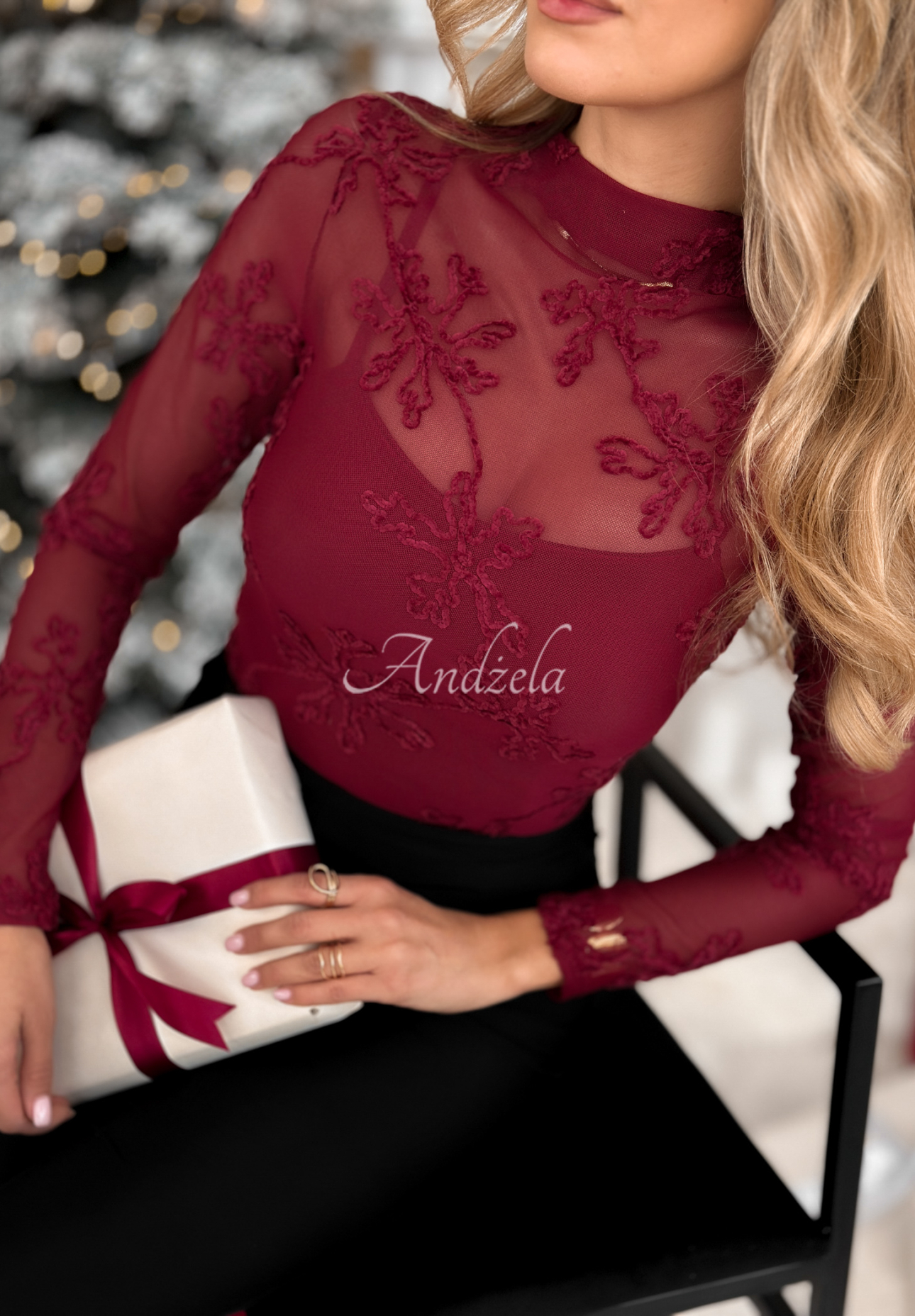 Siateczkowa bluzka z haftami Go On A Date czerwona