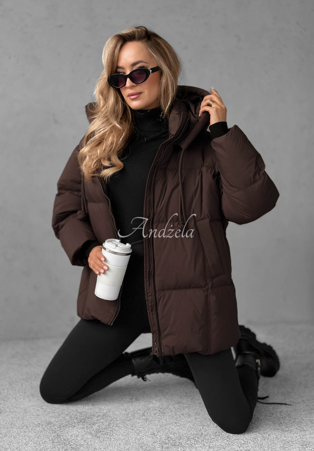 Down jacket with hood The Best Way chocolate.