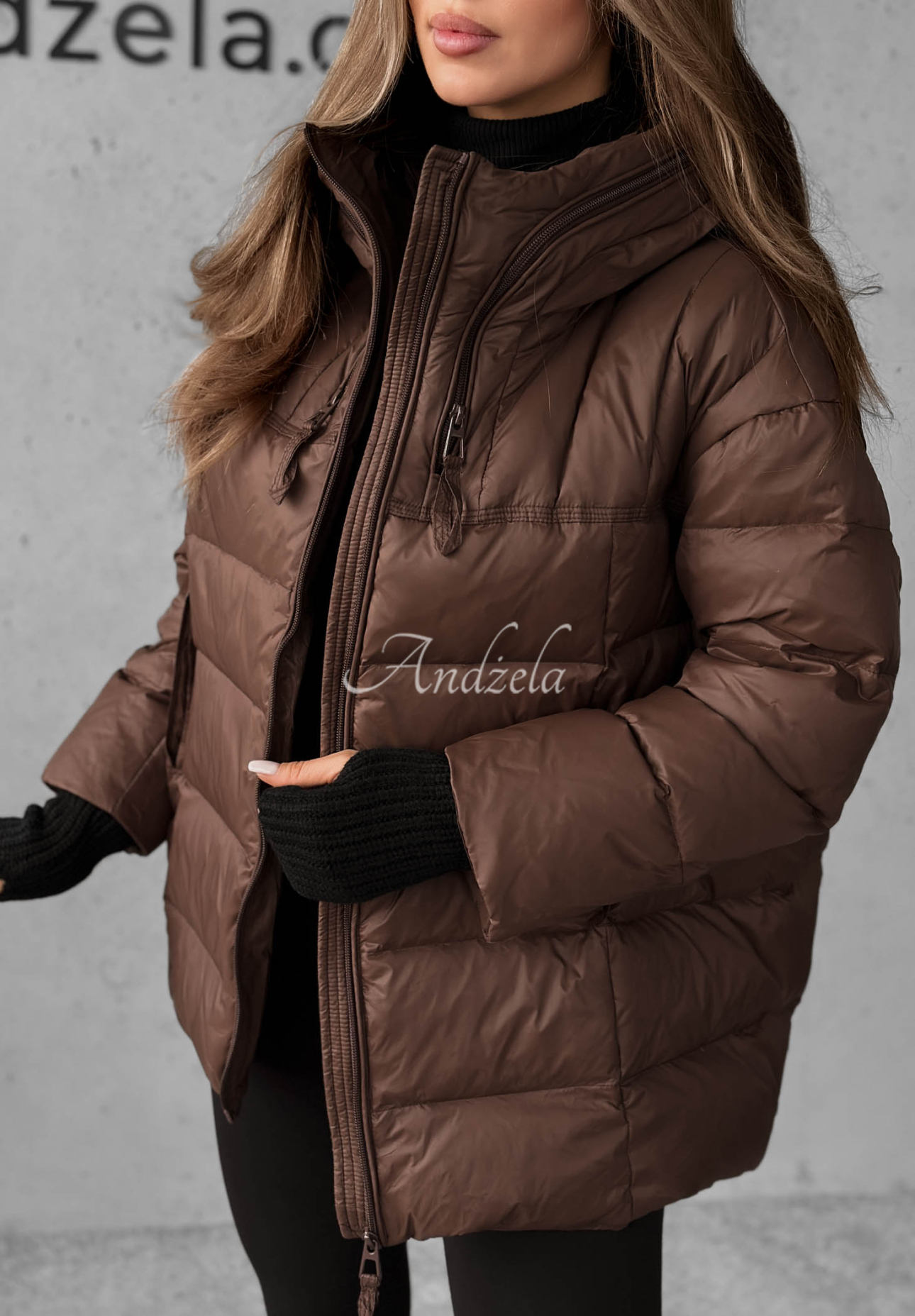 Puchowa kurtka z kapturem New In Town czekoladowa