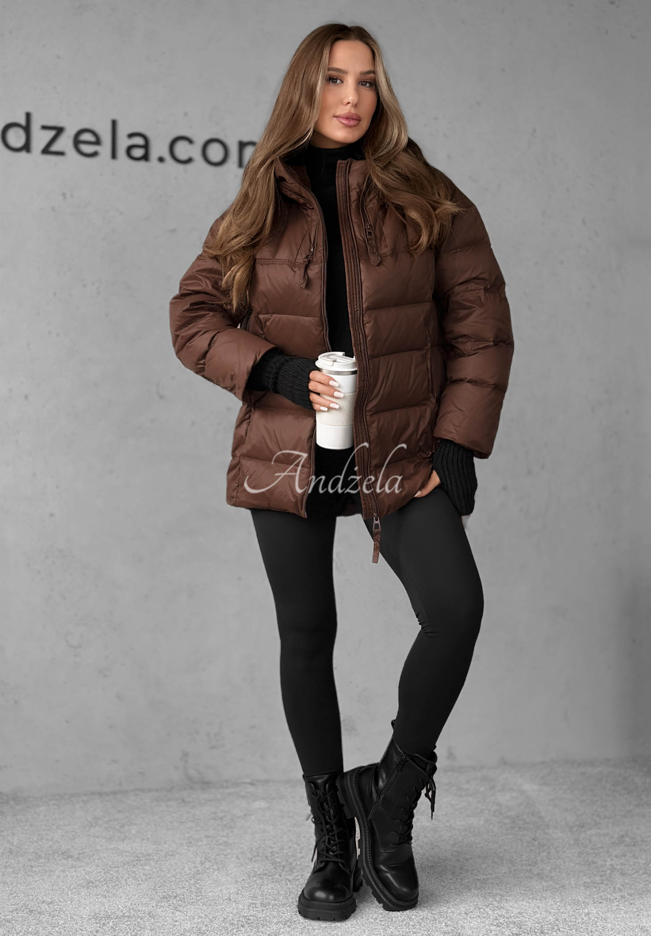 Down jacket with hood New In Town chocolate.
