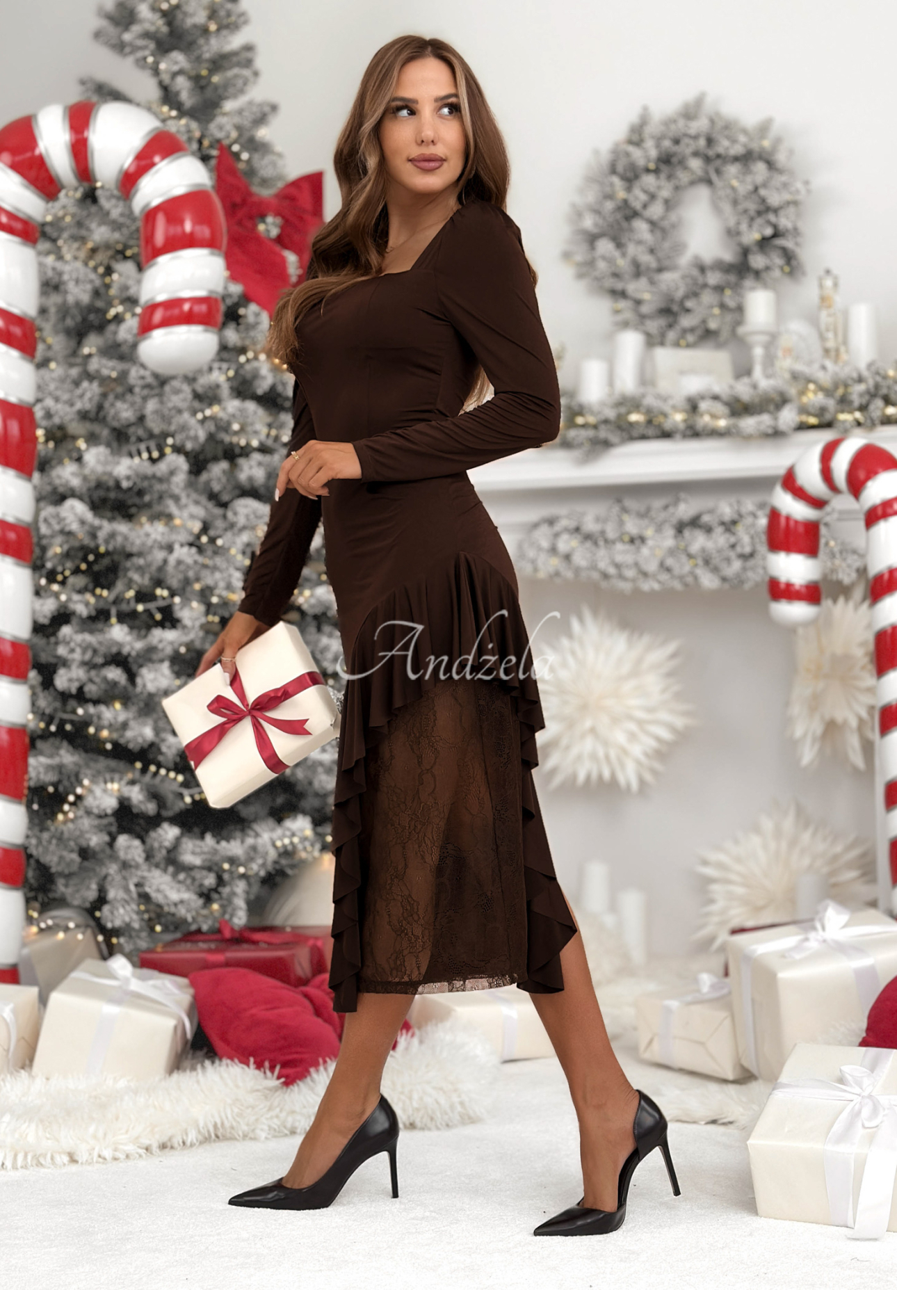Midi dress with lace and ruffle Lost With You chocolate