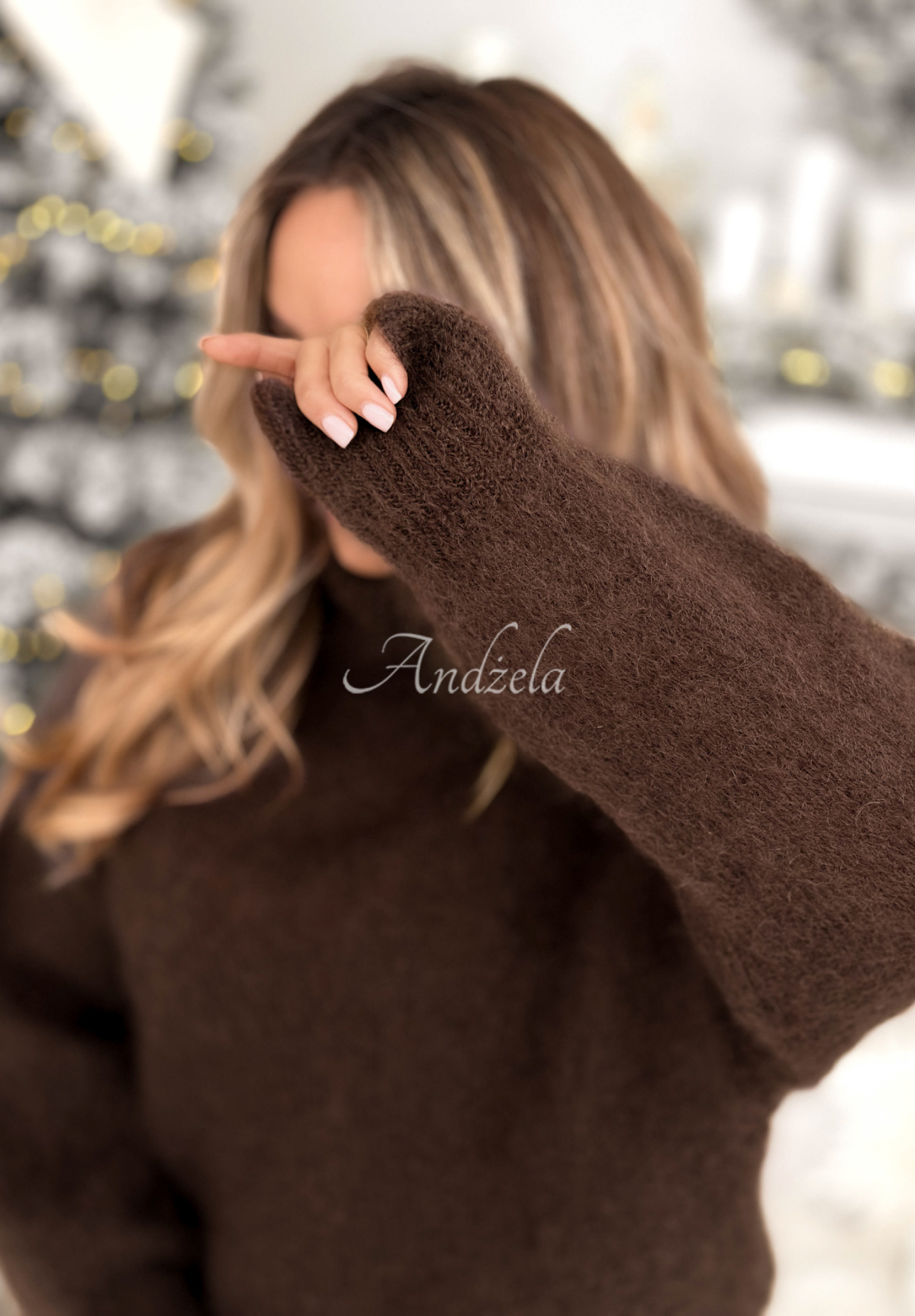 Moherowy sweter z golfem Fireplace Stories czekoladowy