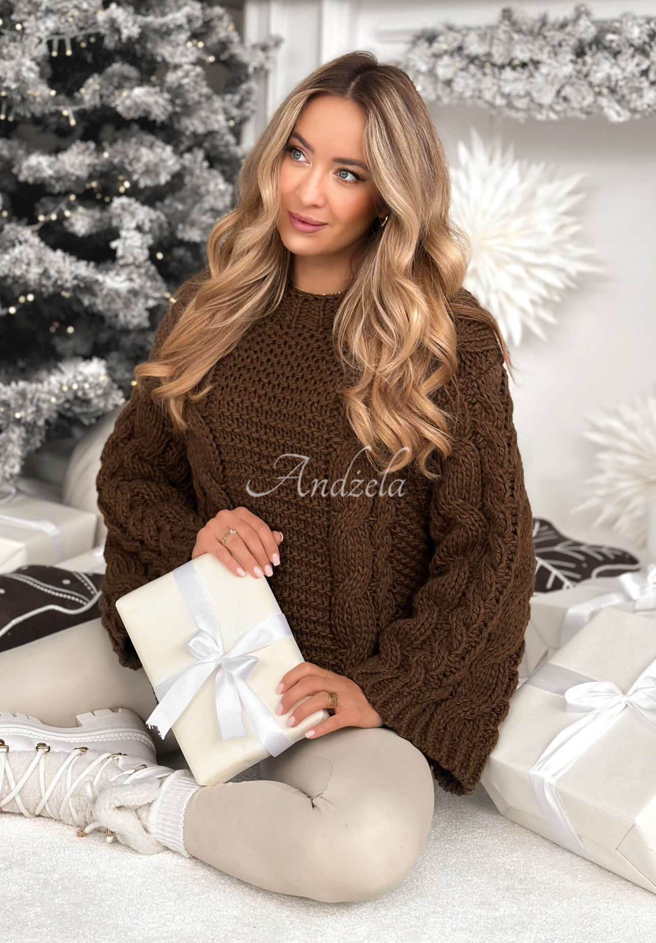 Pleciony sweter oversize z wełną Days Are Short czekoladowy