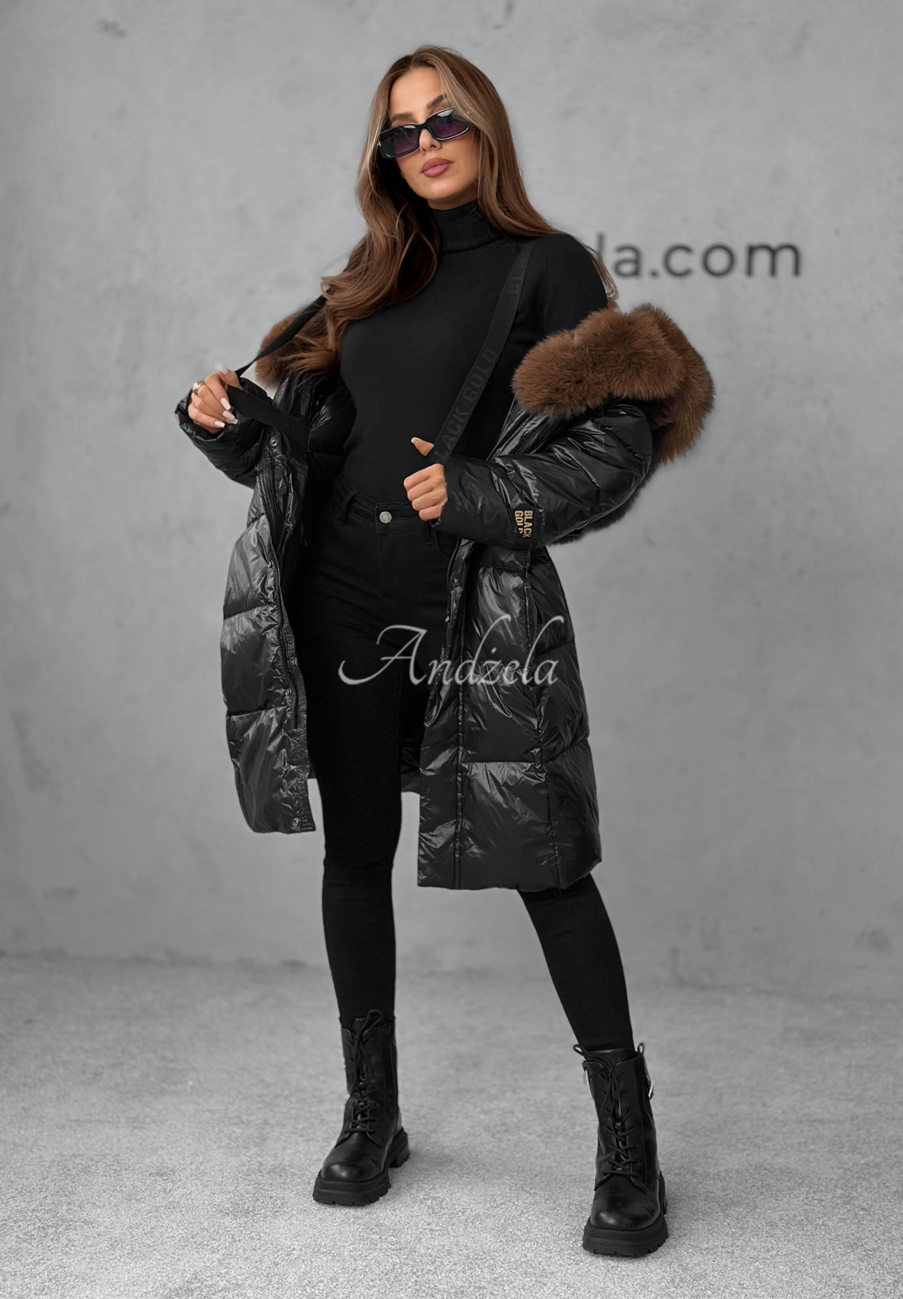 Długa puchowa kurtka z futerkiem Winter Time czarna