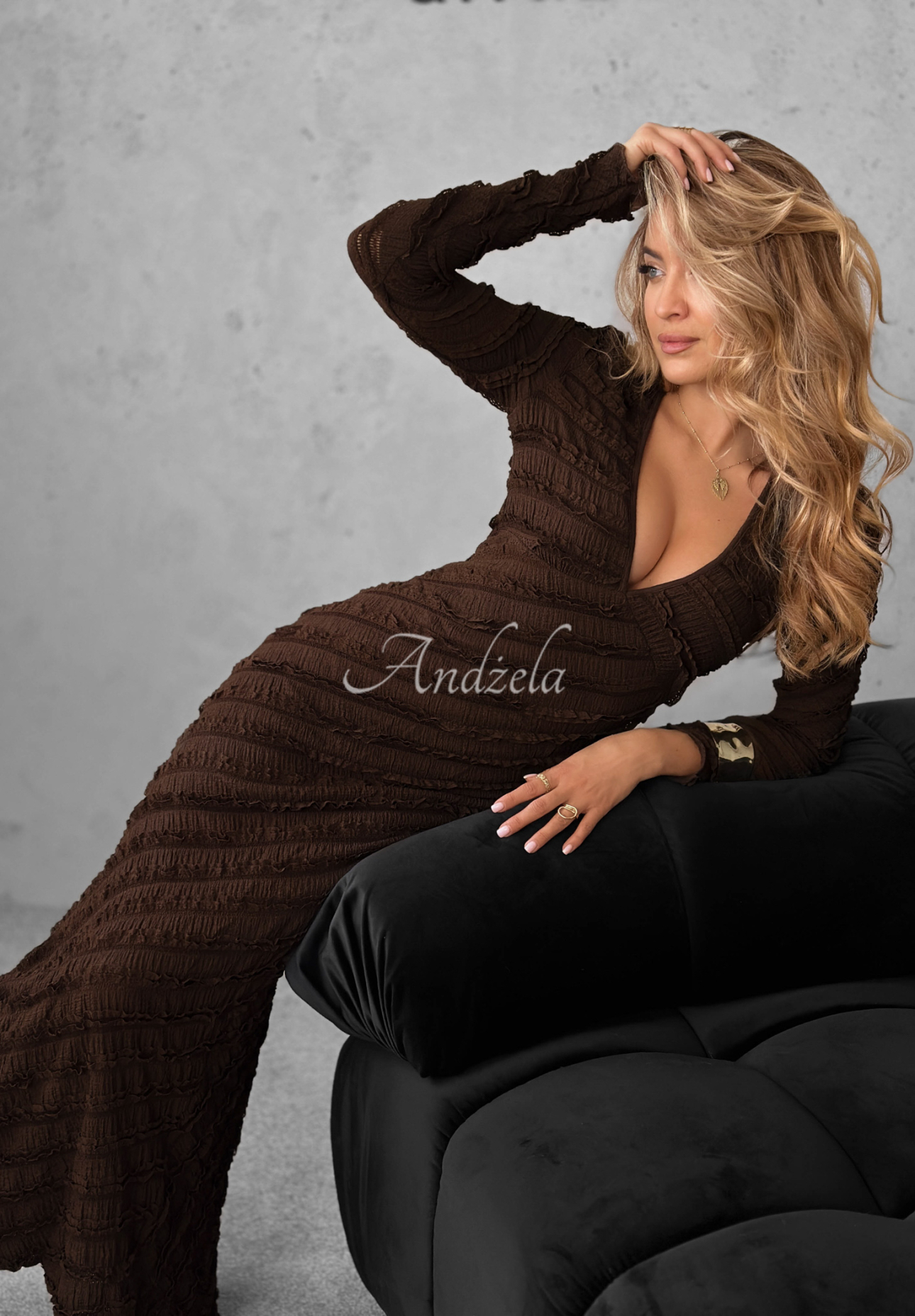 Sukienka maxi z falbankami Still Miss You czekoladowa