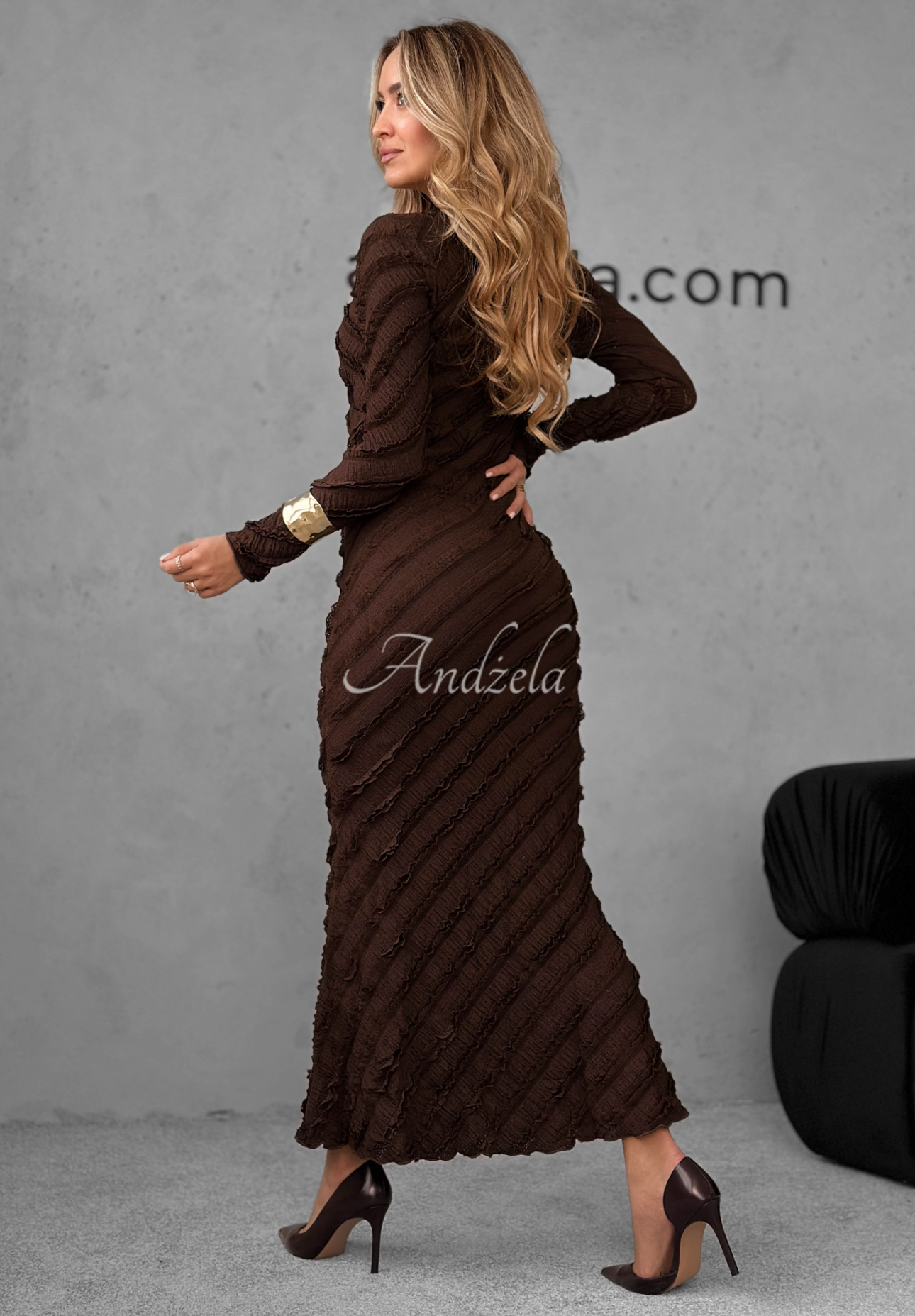 Still Miss You maxi dress with ruffles chocolate