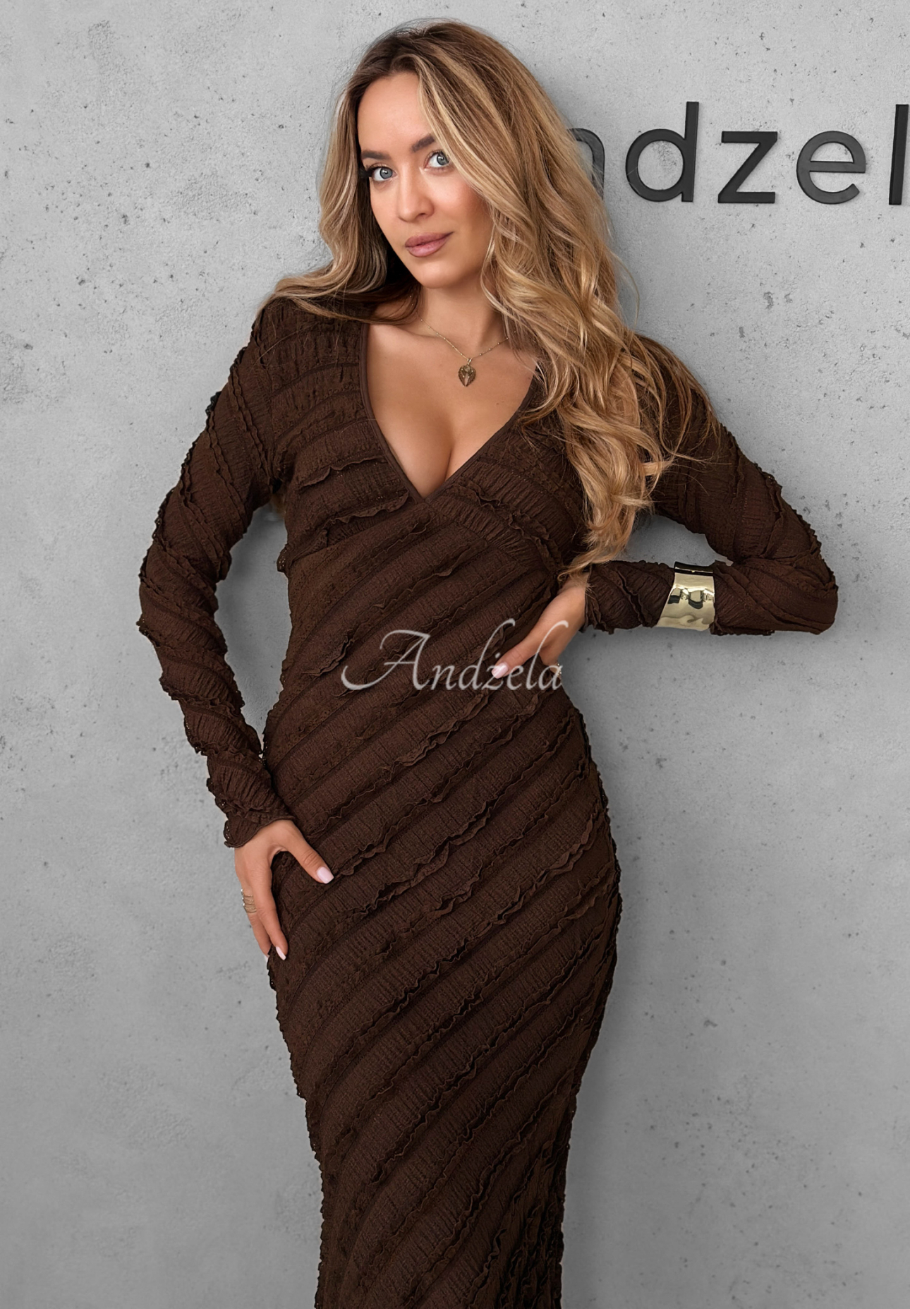 Still Miss You maxi dress with ruffles chocolate