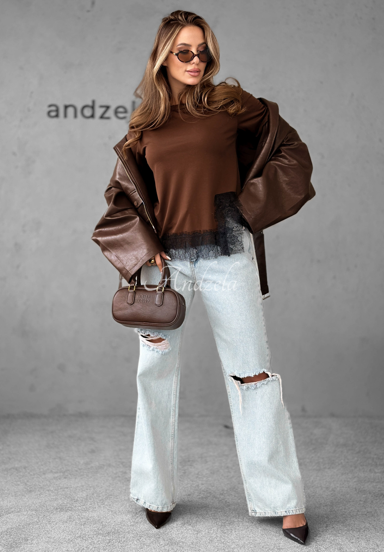 Viscose t-shirt with lace Daily Lace chocolate