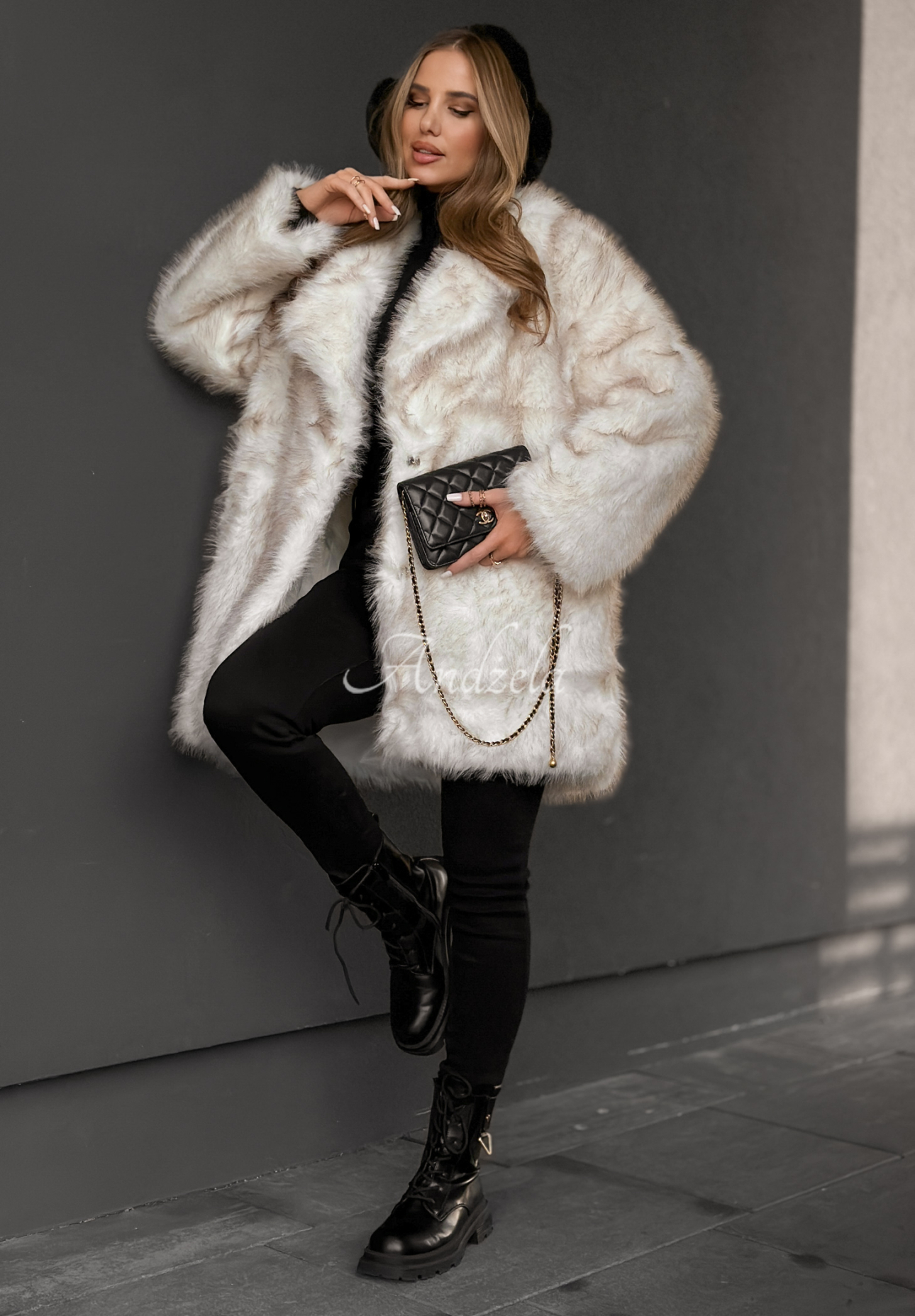 Płaszcz futerko z kołnierzem Chestnut Hill ecru