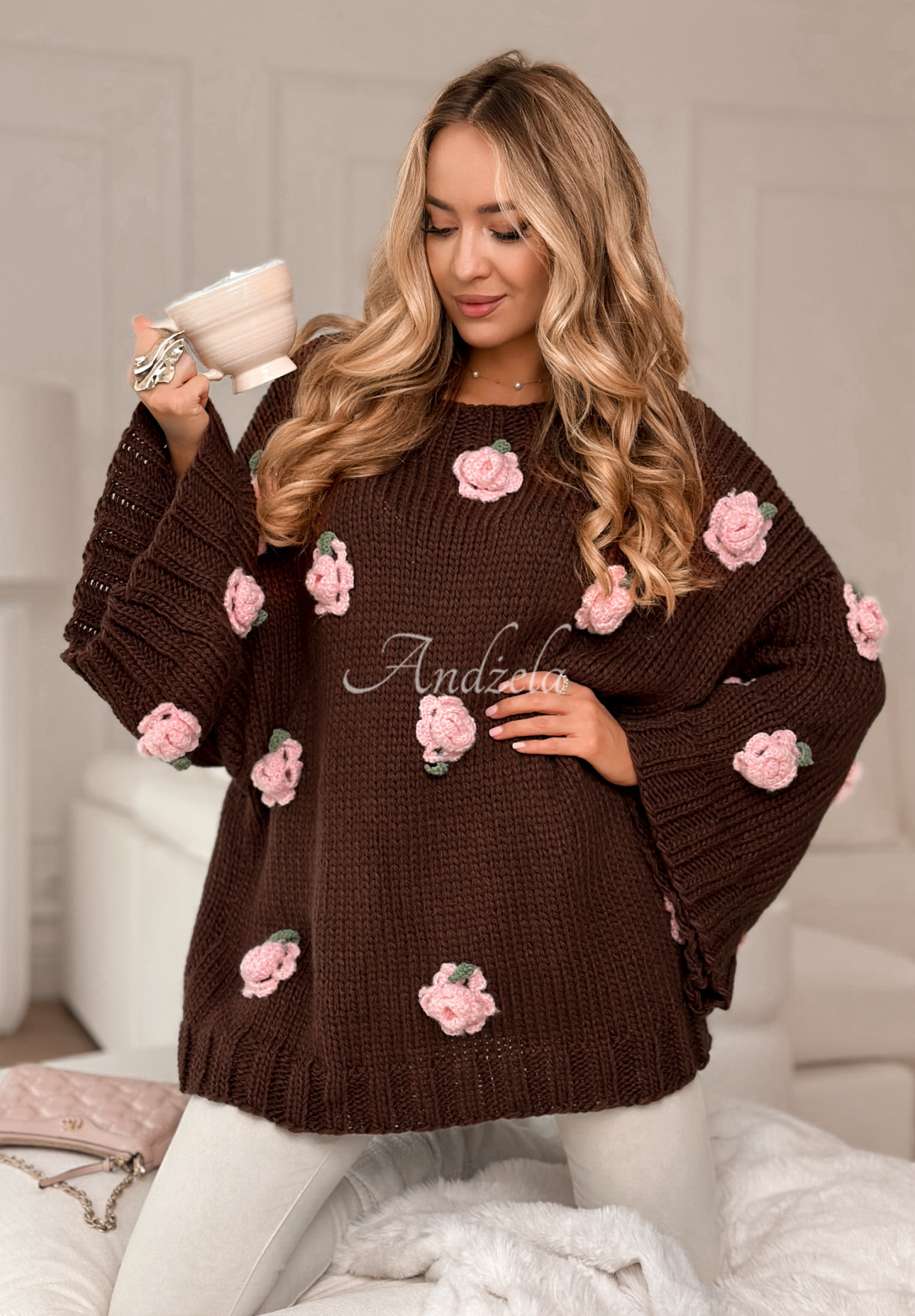Sweater with wide sleeves in roses Sweet Little Roses chocolate