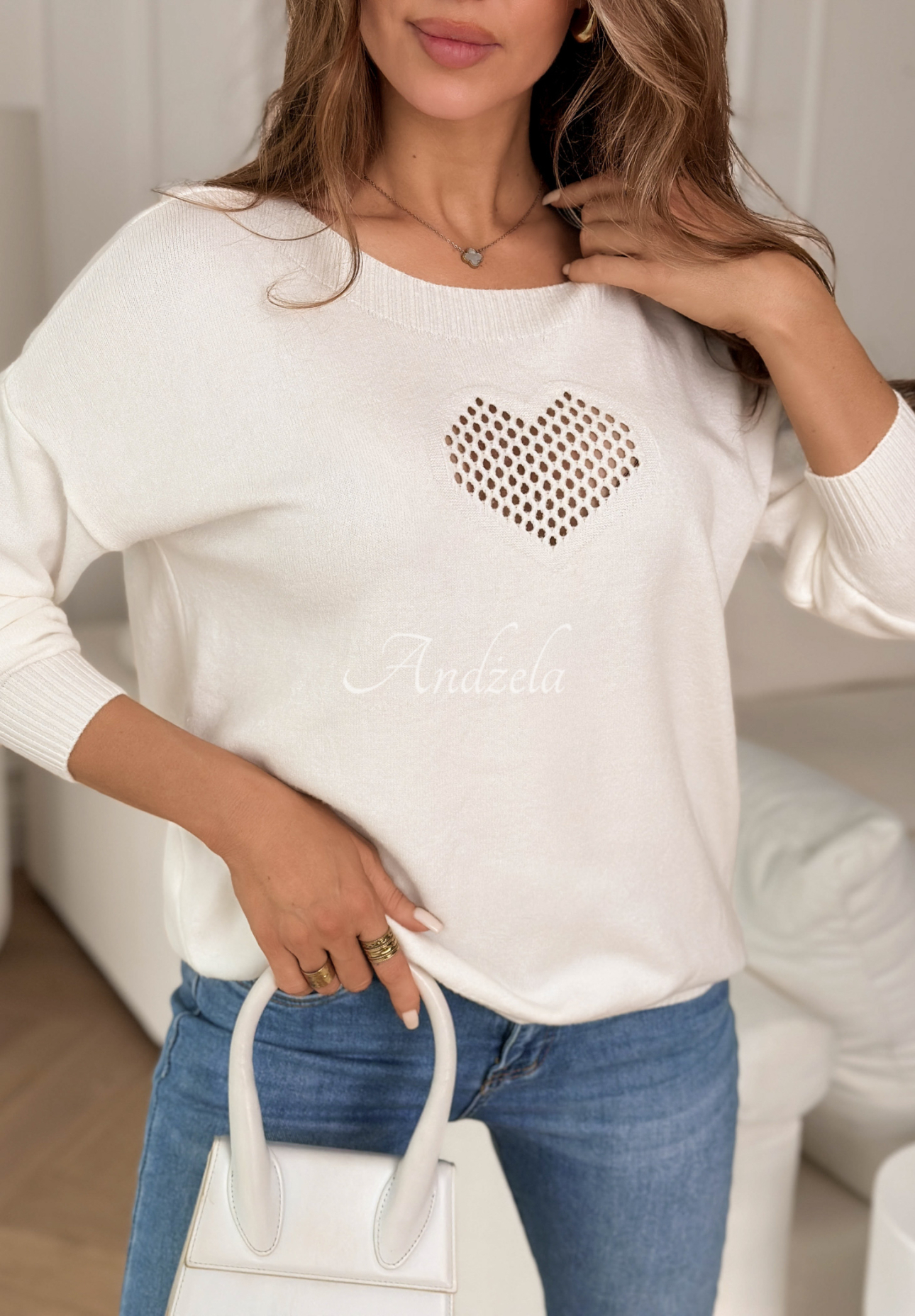 Wiskozowy lekki sweter z ażurowym sercem From The Heart ecru