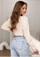 Lekki sweter z koronką Till April beżowy