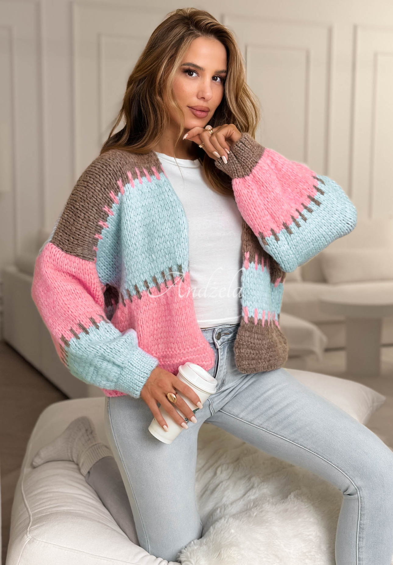 Krótki kardigan oversize z wełną Seriously Pretty niebiesko-różowy