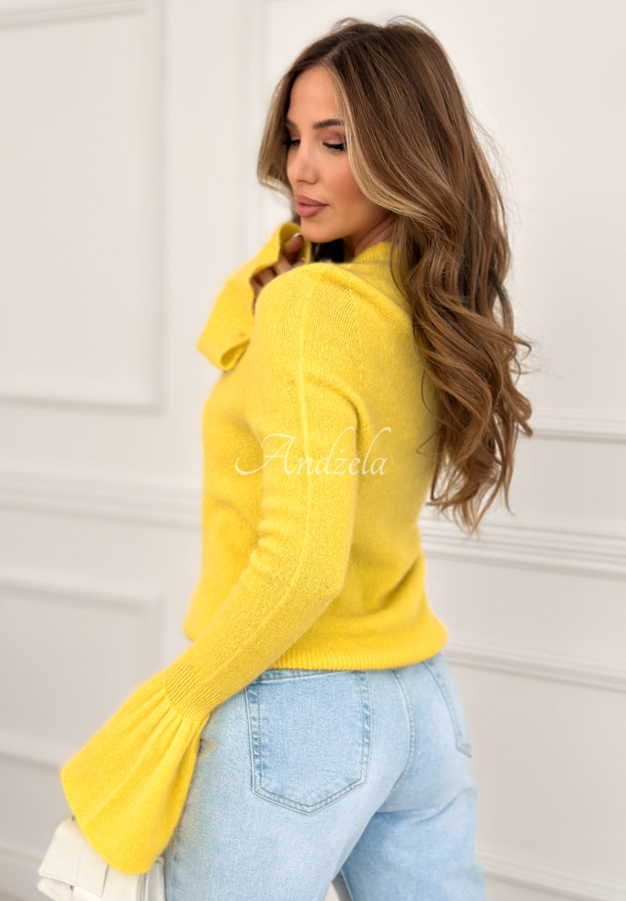Soft sweater with wide sleeves and alpaca Spring Smoothie yellow