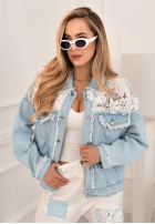 Jeansowa kurtka z koronką Covered In Flowers jasnoniebieska