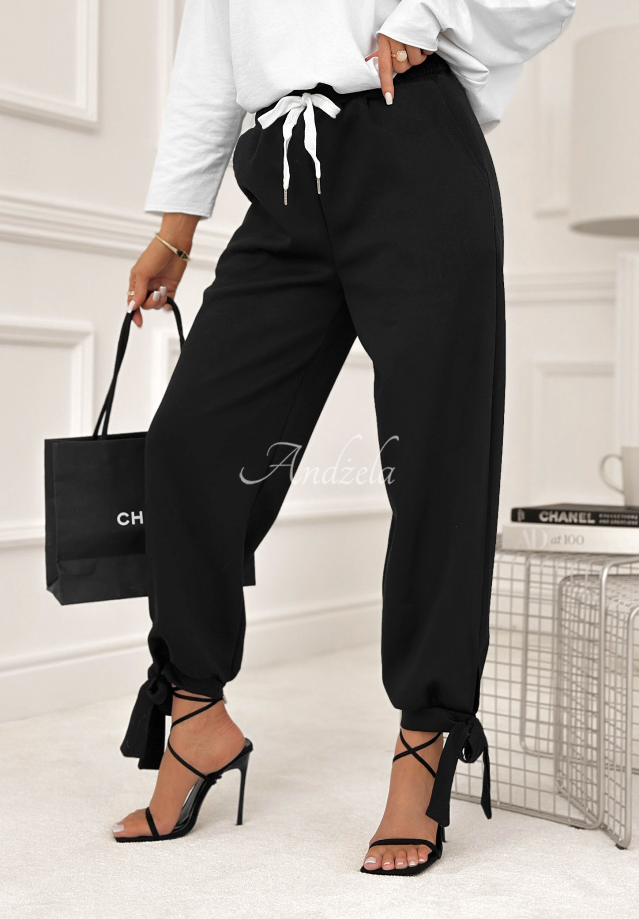 Spodnie dresowe masełko z kokardką Comfy &amp; Trendy czarne