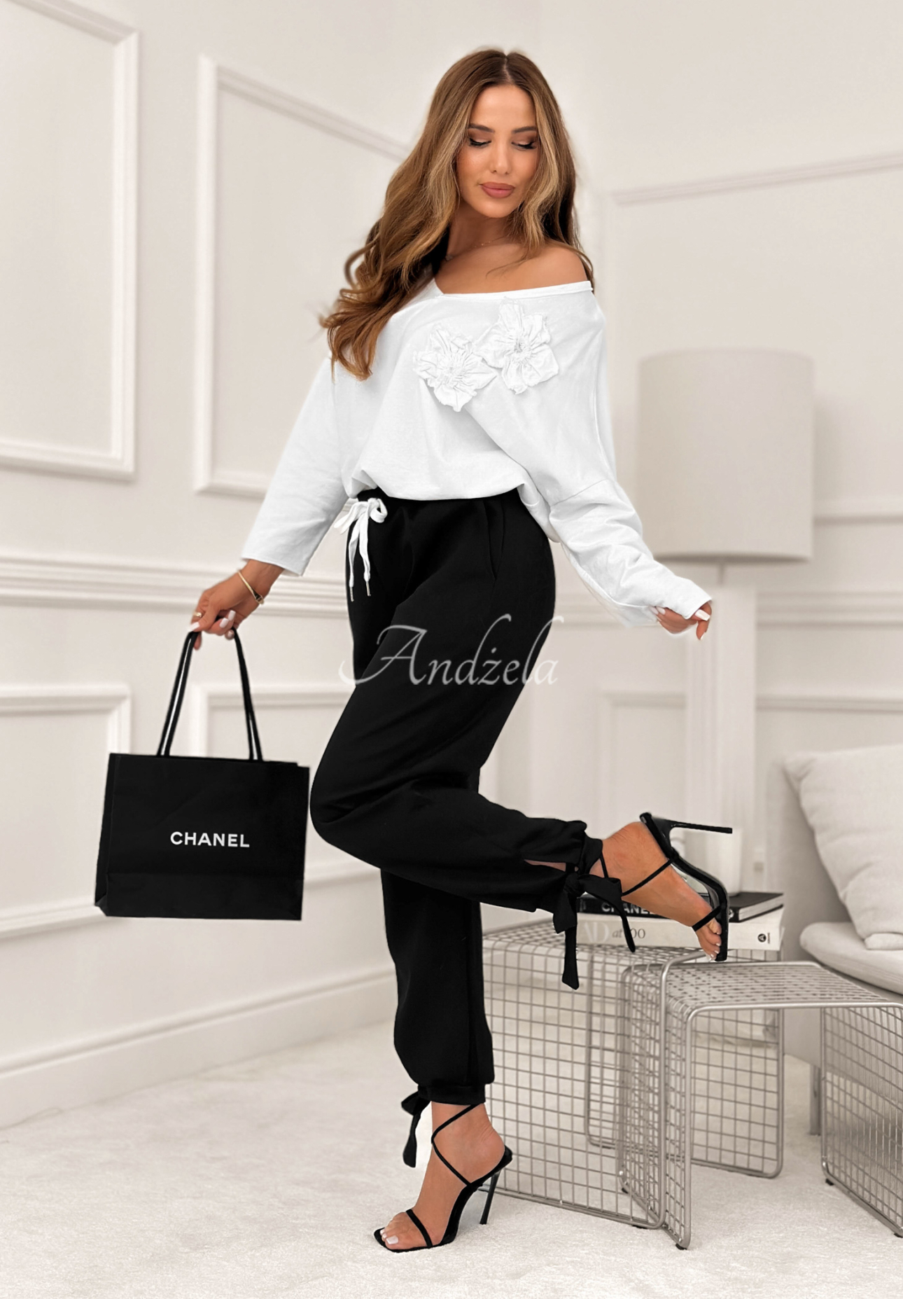 Spodnie dresowe masełko z kokardką Comfy &amp; Trendy czarne