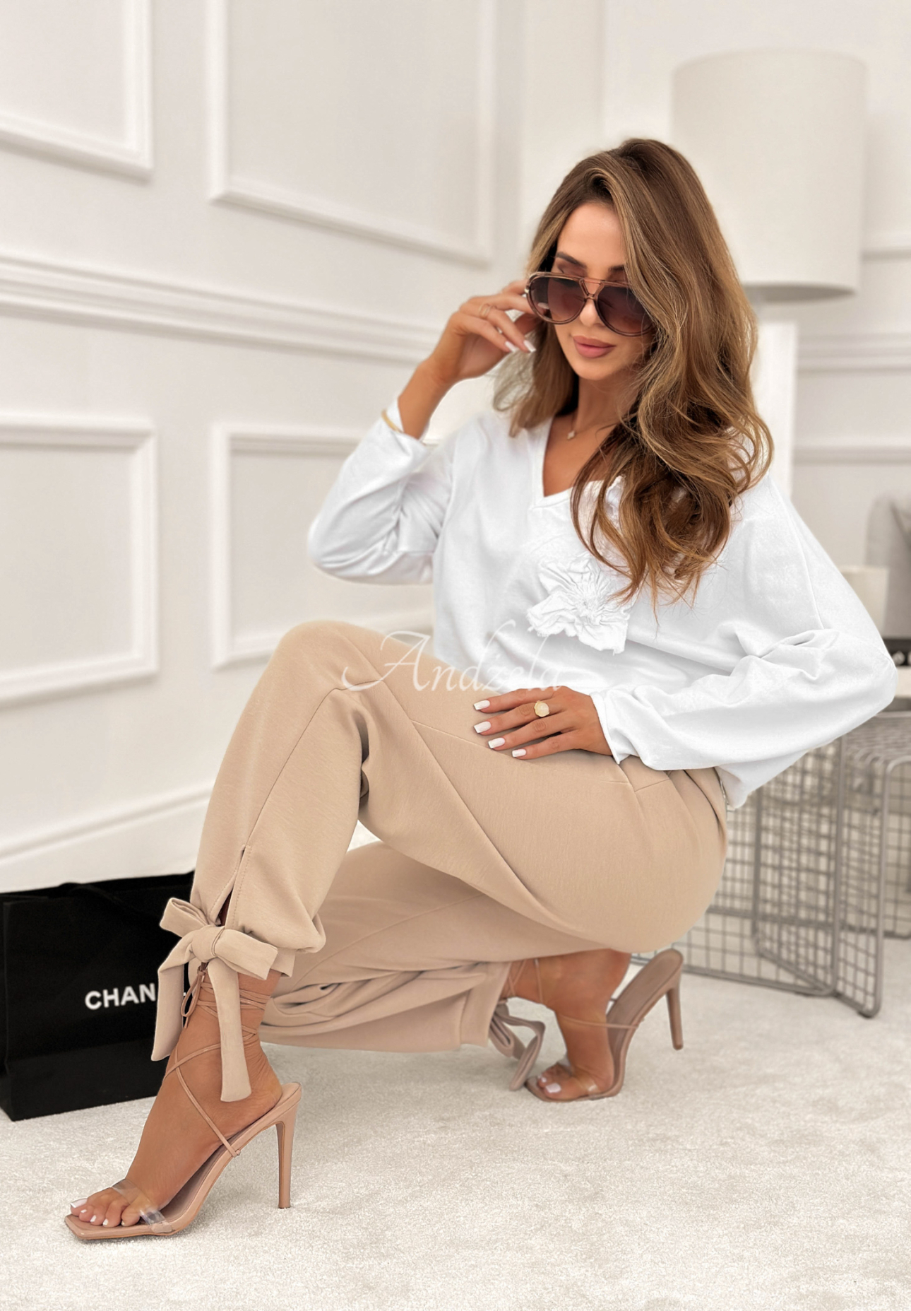 Spodnie dresowe masełko z kokardką Comfy &amp; Trendy beżowe