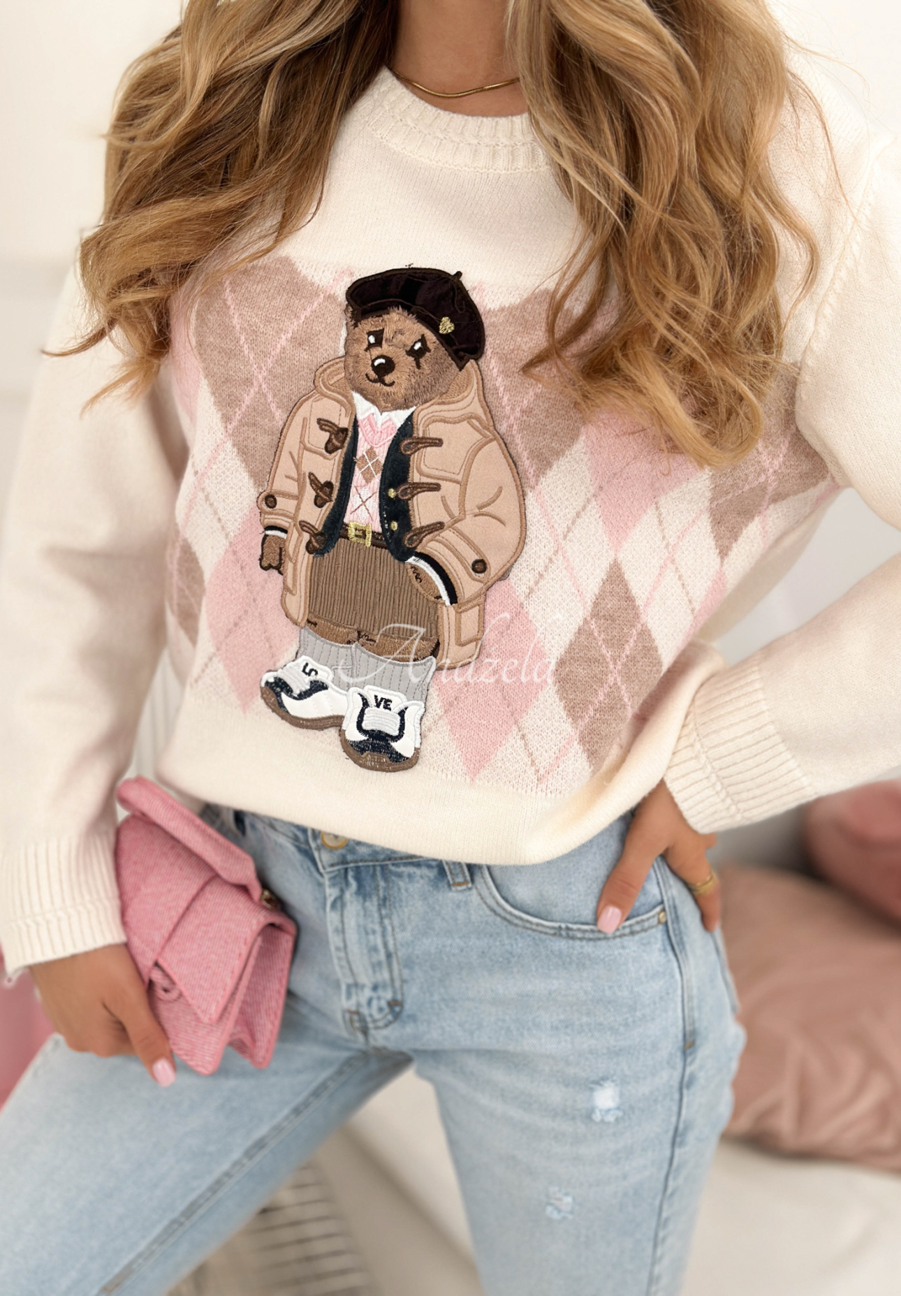 Wiskozowy sweter w romby z misiem Lady Bear ecru