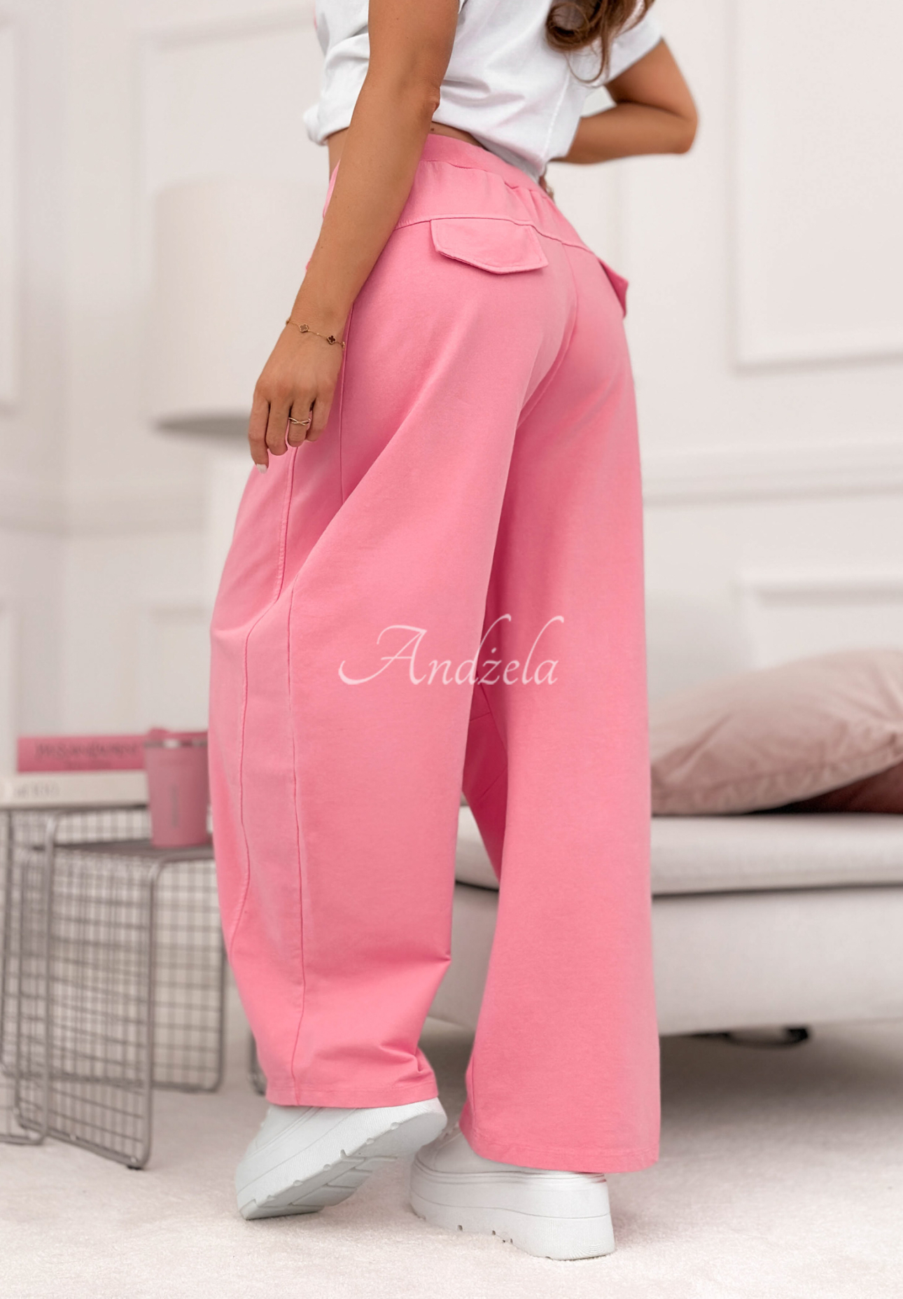 Bawełniane spodnie dresowe wide leg The Game Changed różowe