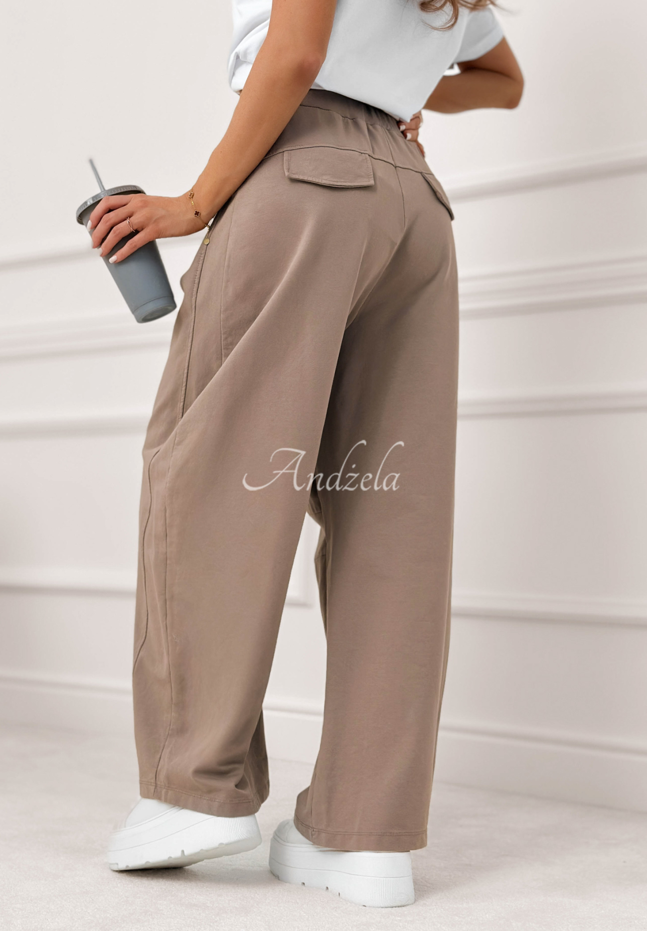 Bawełniane spodnie dresowe wide leg The Game Changed mokka