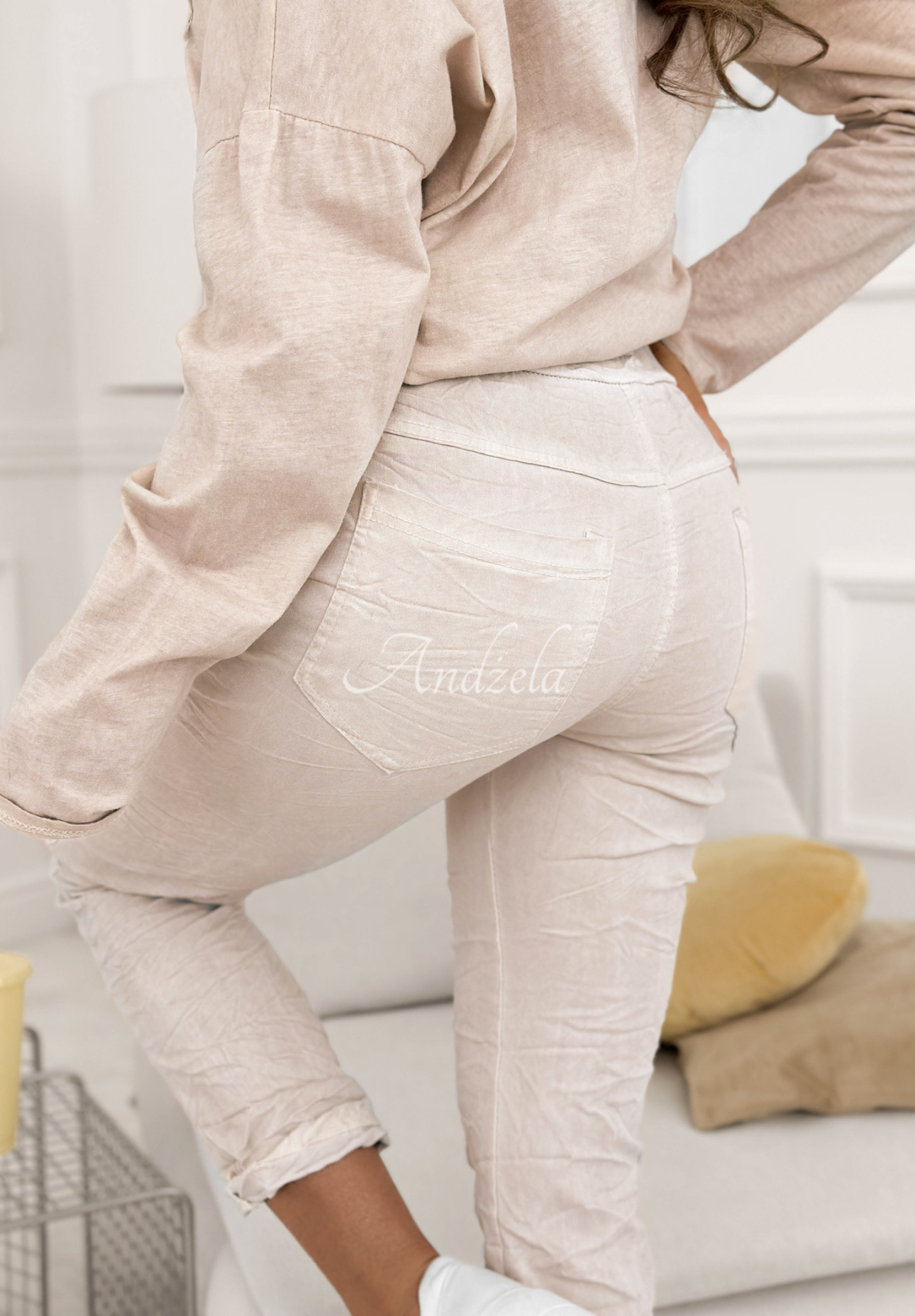 Materiałowe spodnie z wiskozy z cekinami Perfectly Imperfect beżowe