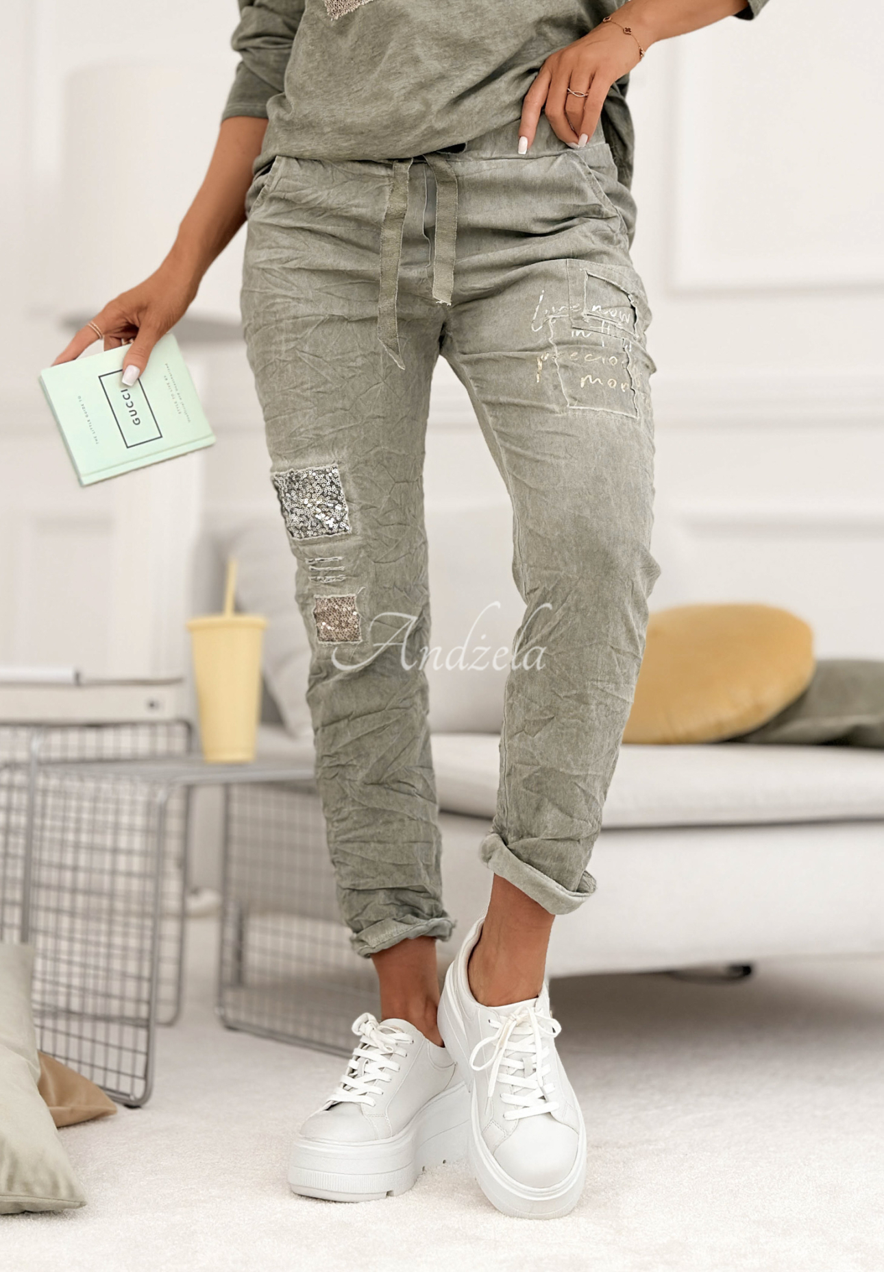 Materiałowe spodnie z wiskozy z cekinami Perfectly Imperfect khaki