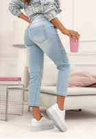 Spodnie jeansowe mom fit z naszywkami Four Hearts jasnoniebieskie