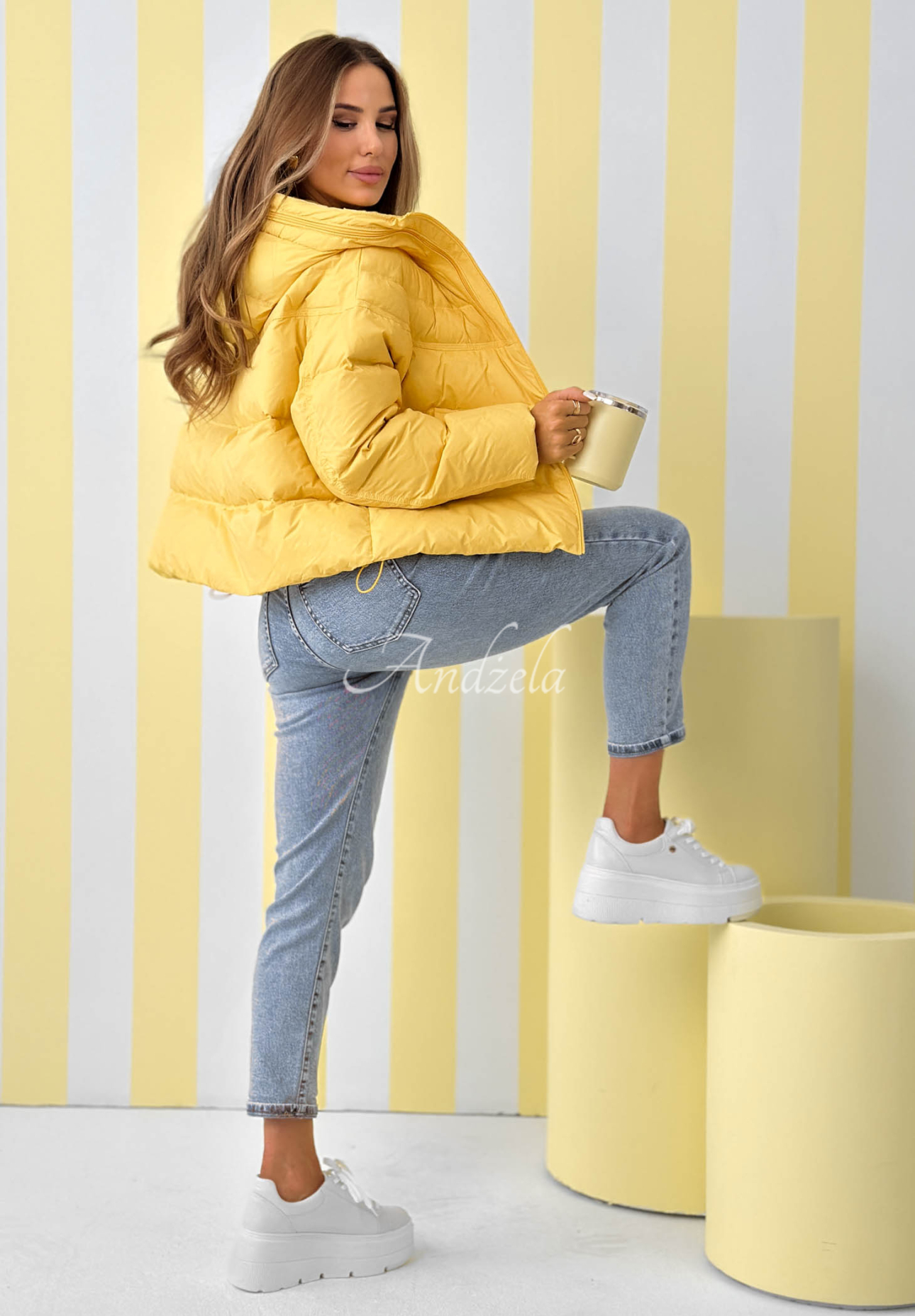 Must Believe short down jacket with hood, yellow
