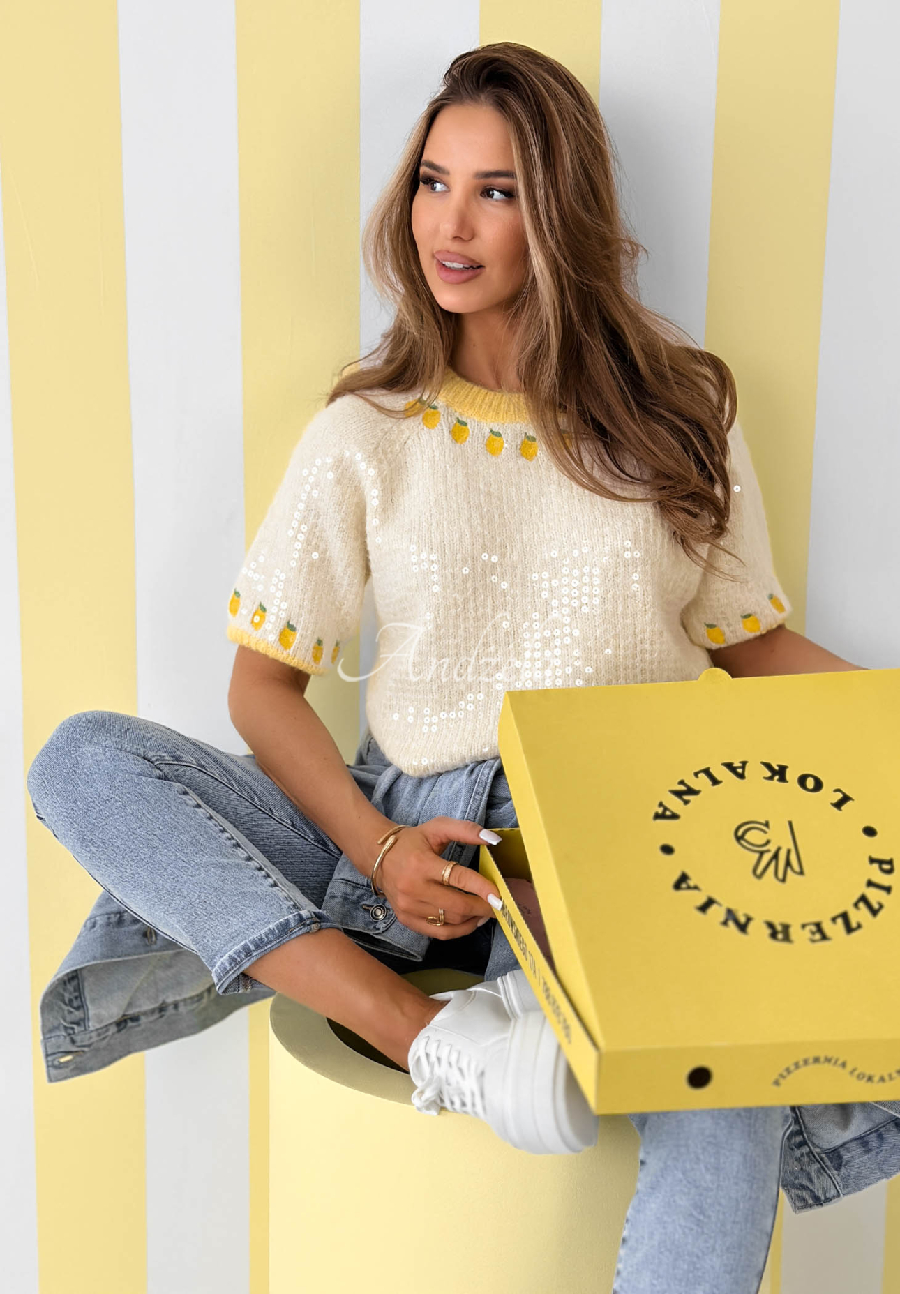 Cekinowy sweter w cytrynki Lemon Touch ecru